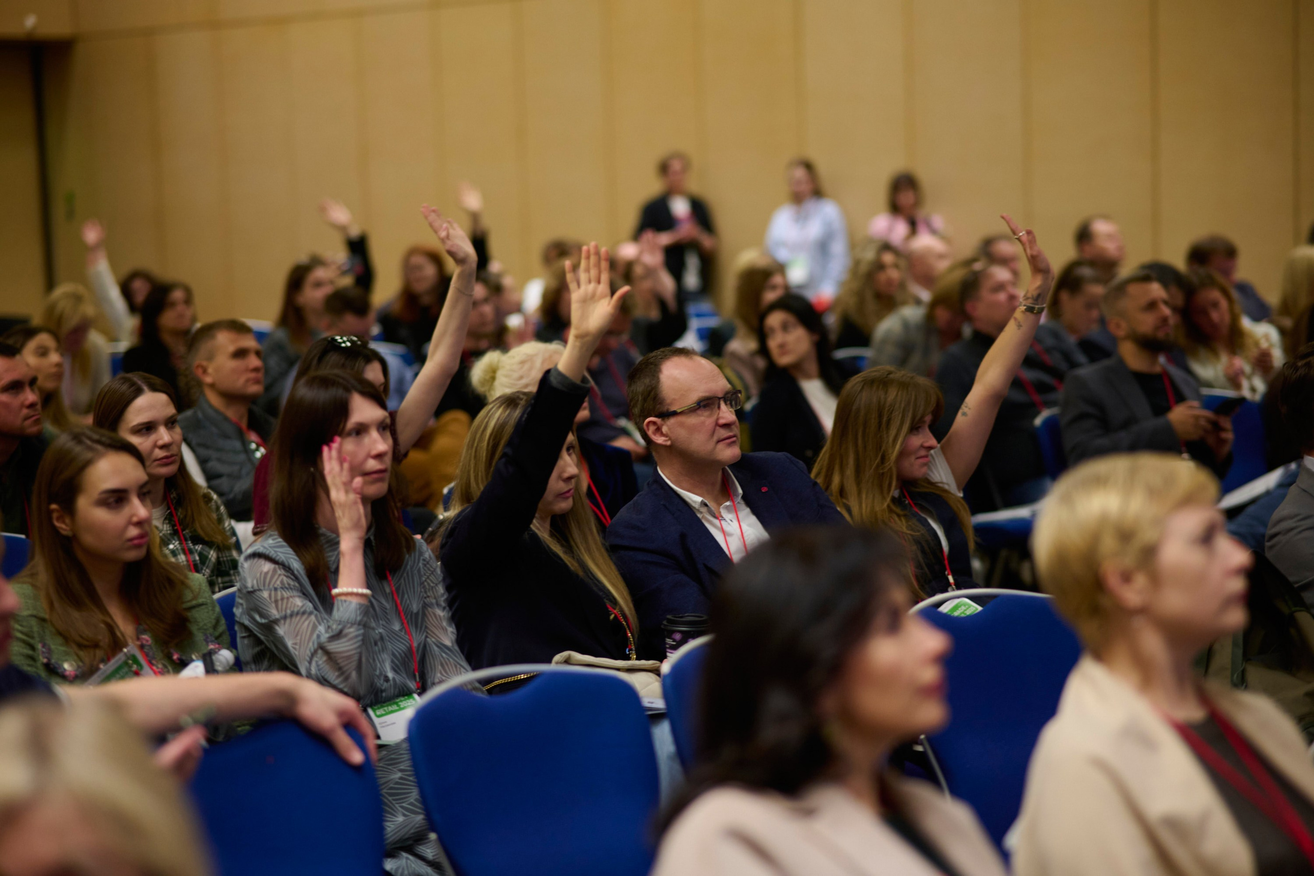 Upgrade Retail Весна 2025. Репортажный фотограф в Москве и Санкт-Петербурге — Профессиональная съёмка мероприятий | Данила Золкин