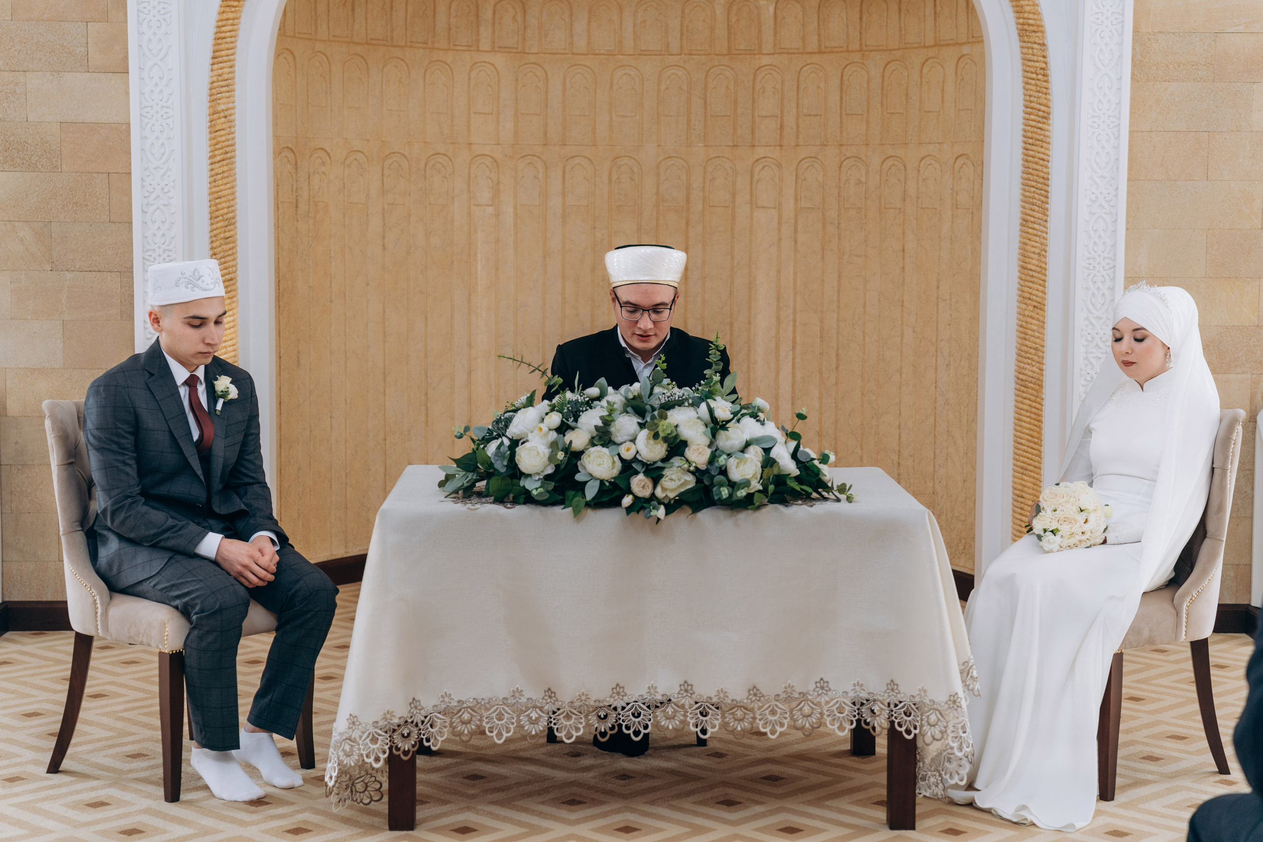 никах в мечети Ахмадзаки,  фотосессия в мечети Ахмадзаки, фотограф на никах Казань Ranas4you, образ невесты на никах, завязывание платка Казань, платье на никах Казань, фотограф на мусульманские свадьбы Ranas4you