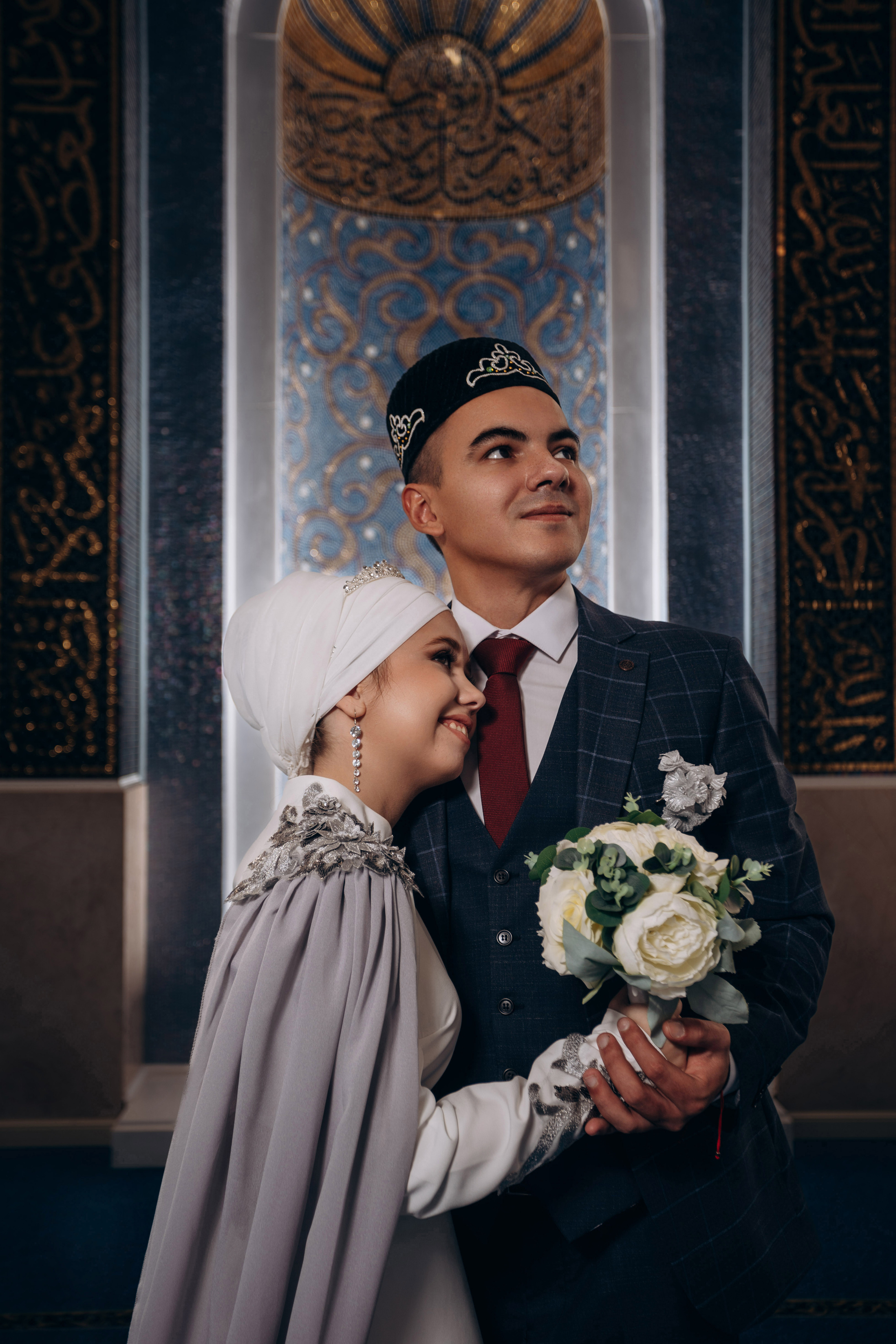 никах в мечети Иман Нуры, фотосессия в мечети Иман Нуры, фотограф на никах в Казани Ranas4you, образ невесты на никах, завязывание платка Казань, платье на никах Казань