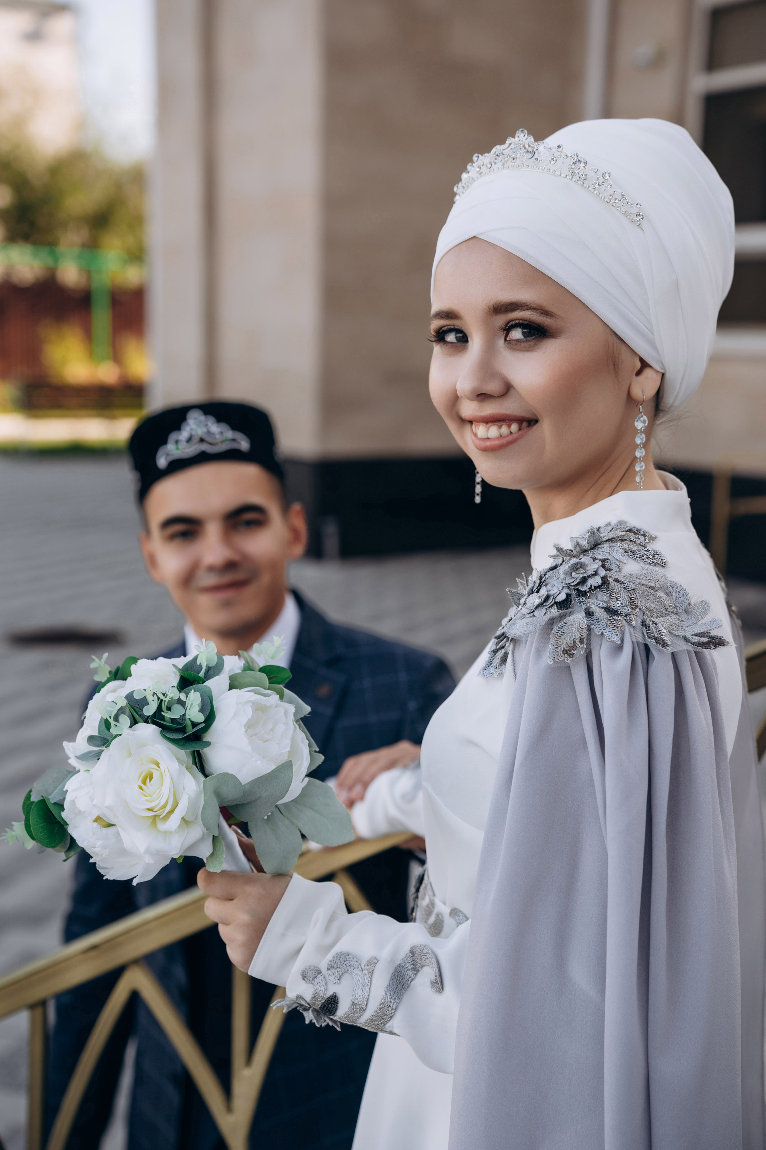 никах в мечети Иман Нуры, фотосессия в мечети Иман Нуры, фотограф на никах в Казани Ranas4you, образ невесты на никах, завязывание платка Казань, платье на никах Казань