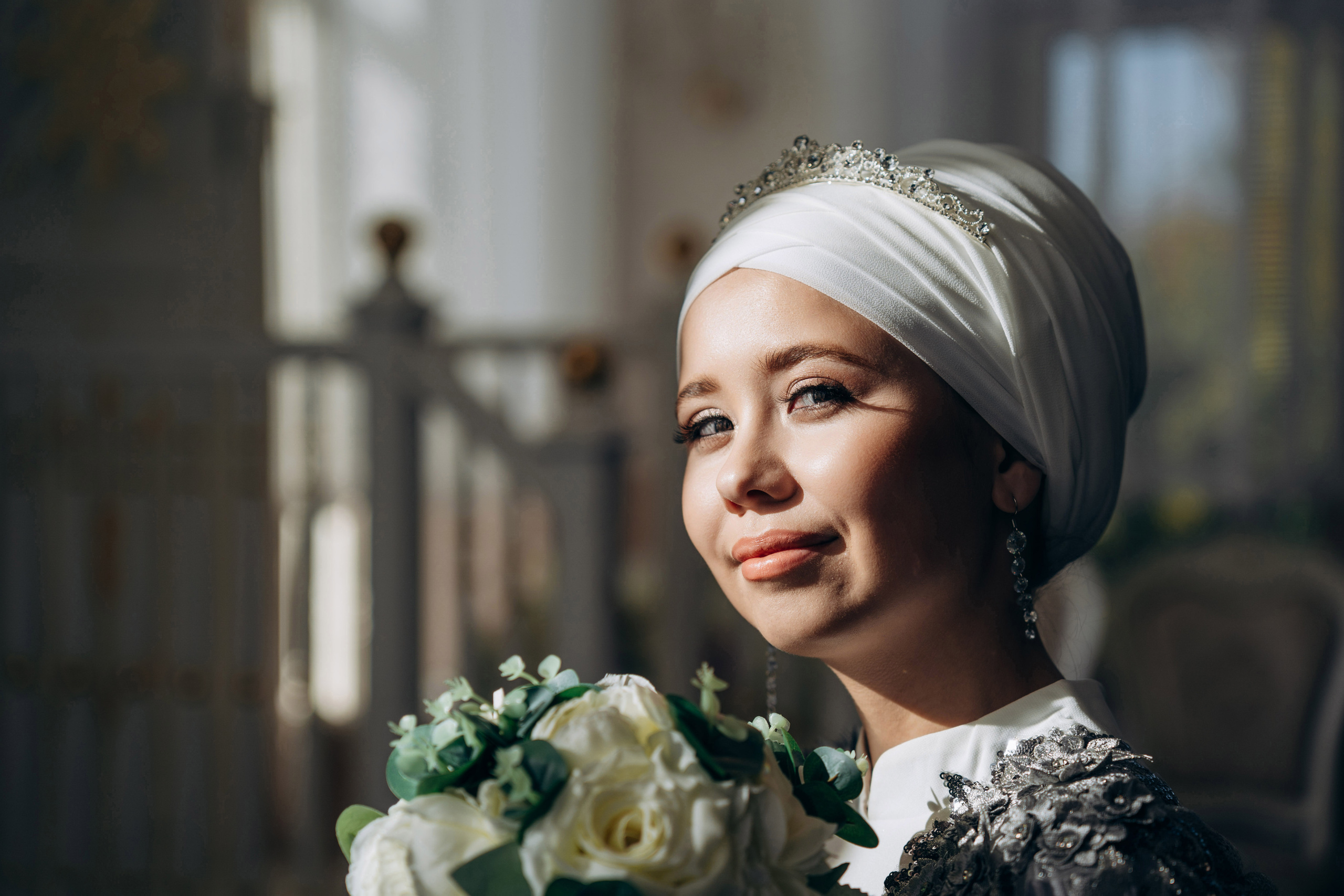 никах в мечети Иман Нуры, фотосессия в мечети Иман Нуры, фотограф на никах в Казани Ranas4you, образ невесты на никах, завязывание платка Казань, платье на никах Казань