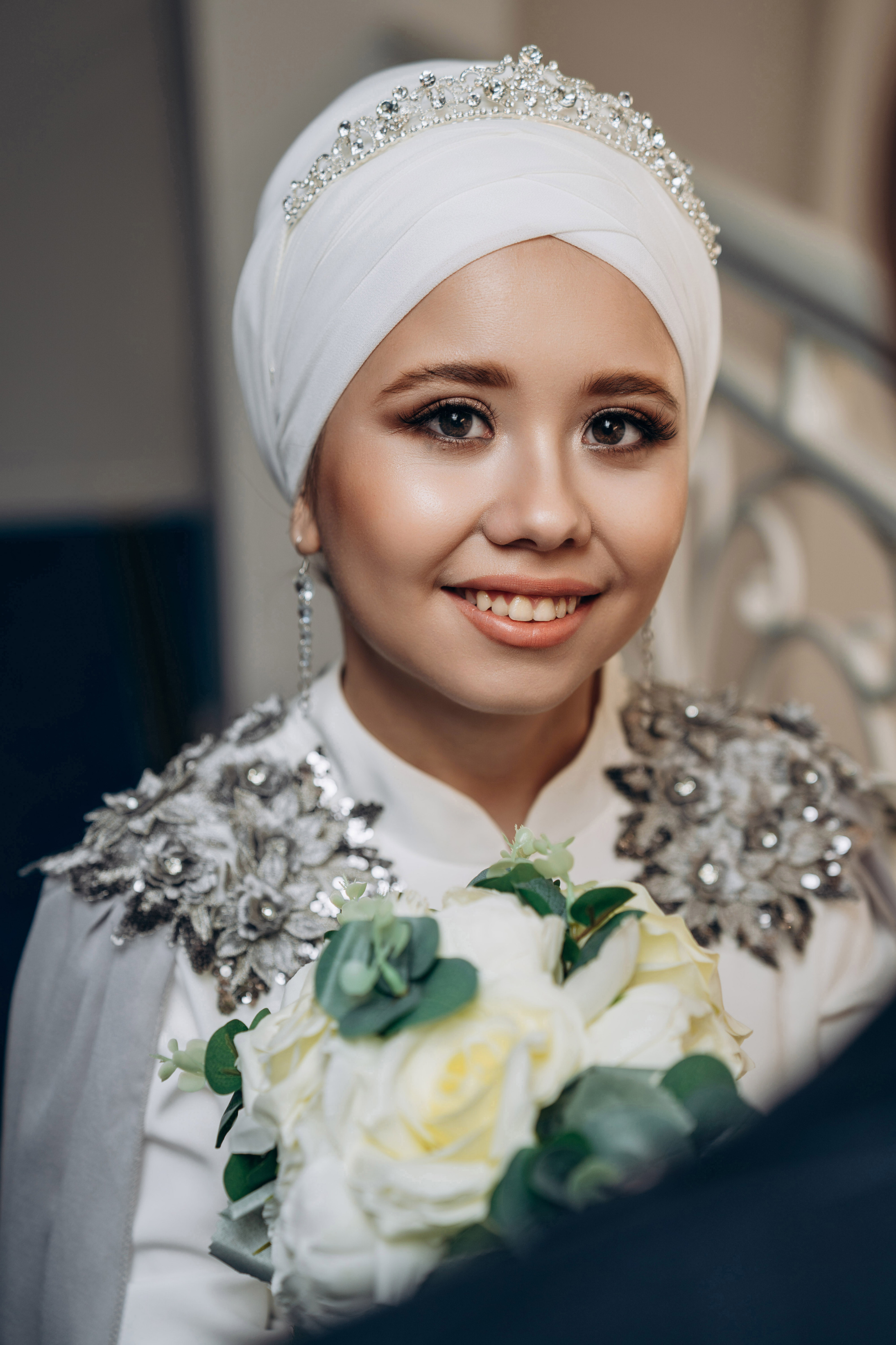 никах в мечети Иман Нуры, фотосессия в мечети Иман Нуры, фотограф на никах в Казани Ranas4you, образ невесты на никах, завязывание платка Казань, платье на никах Казань