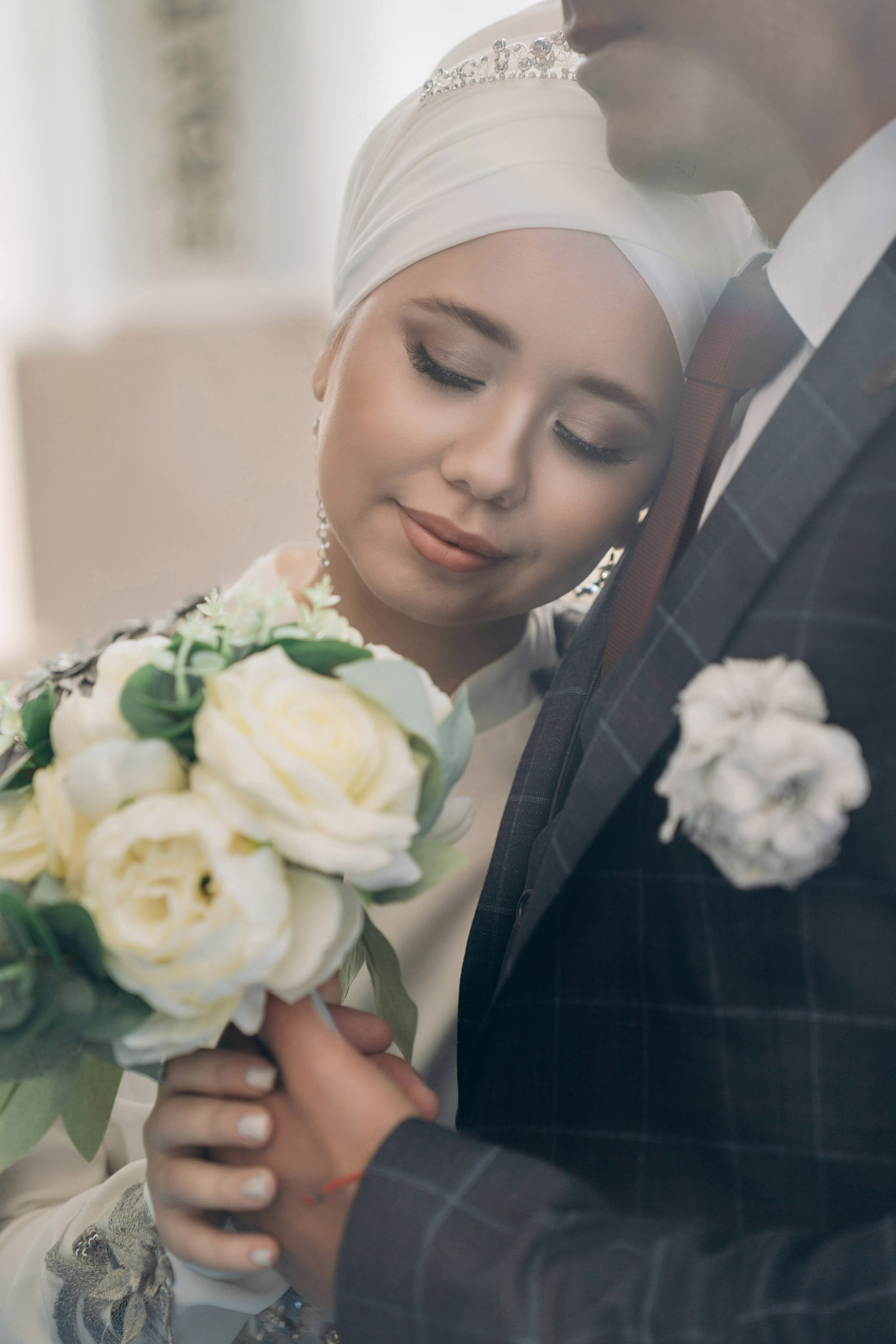 никах в мечети Иман Нуры, фотосессия в мечети Иман Нуры, фотограф на никах в Казани Ranas4you, образ невесты на никах, завязывание платка Казань, платье на никах Казань