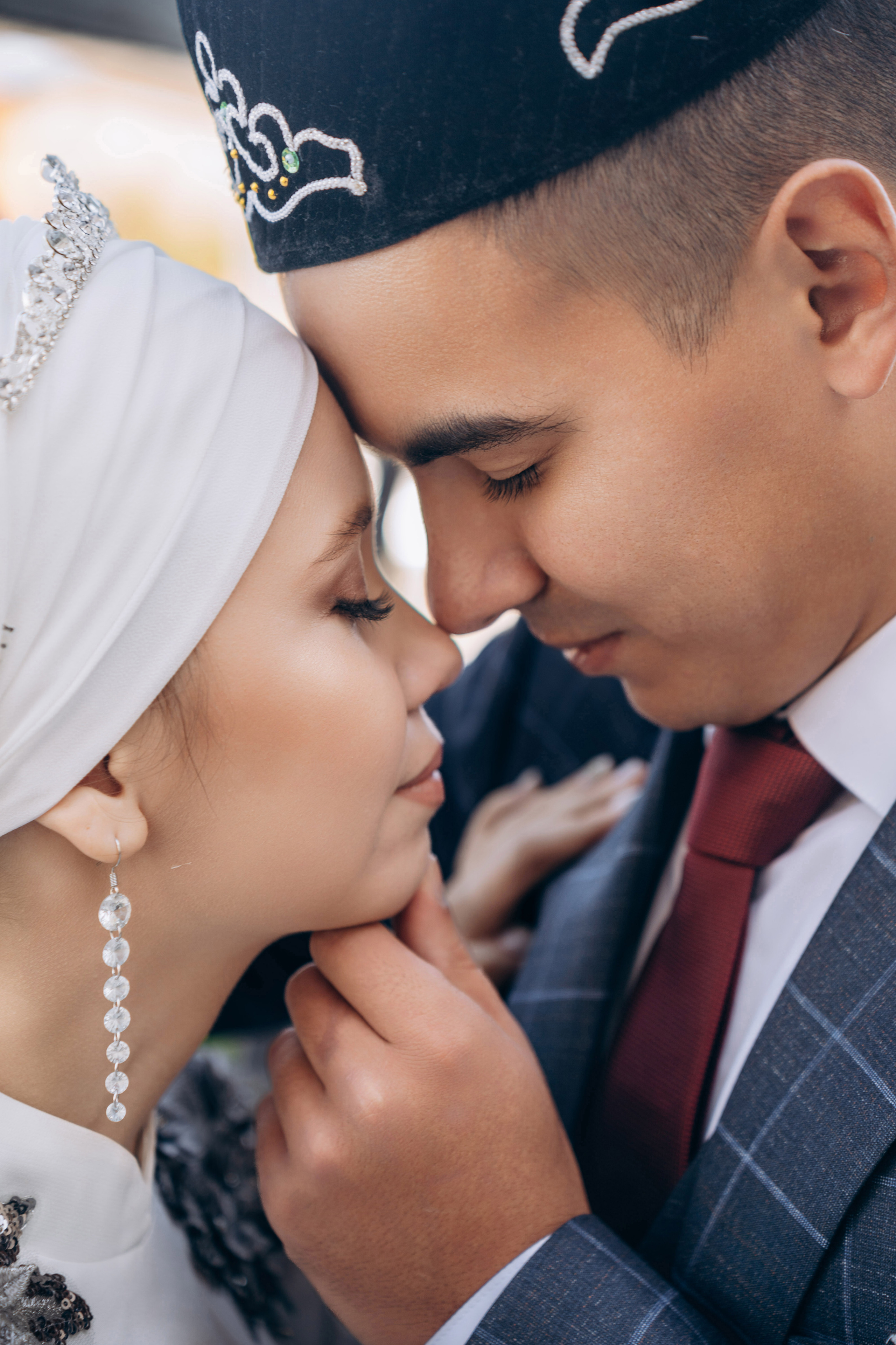 никах в мечети Иман Нуры, фотосессия в мечети Иман Нуры, фотограф на никах в Казани Ranas4you, образ невесты на никах, завязывание платка Казань, платье на никах Казань