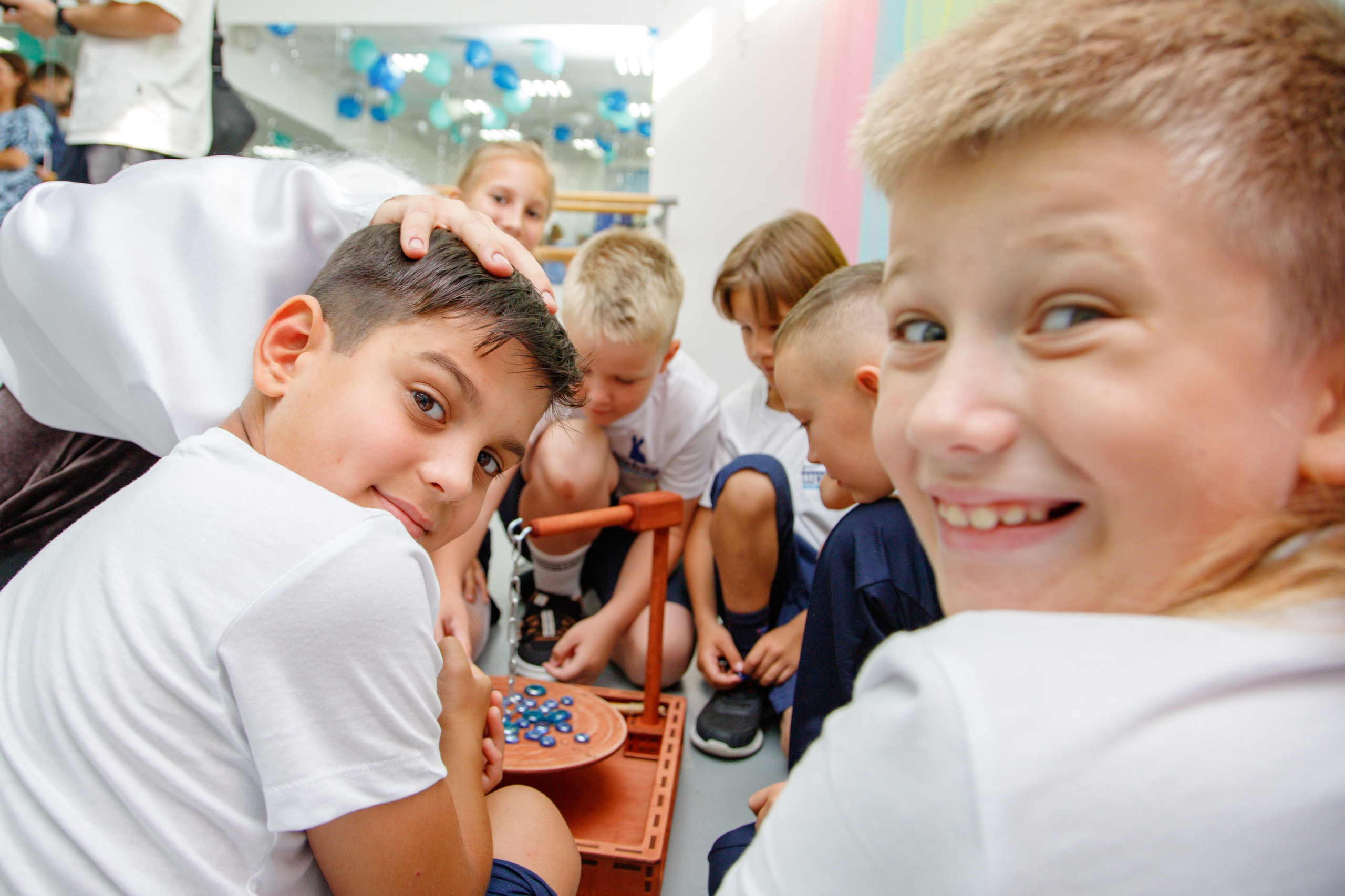 Репортажная съемка праздника знаний в школе. Семейный и школьный фотограф в Москве Анна Ткач