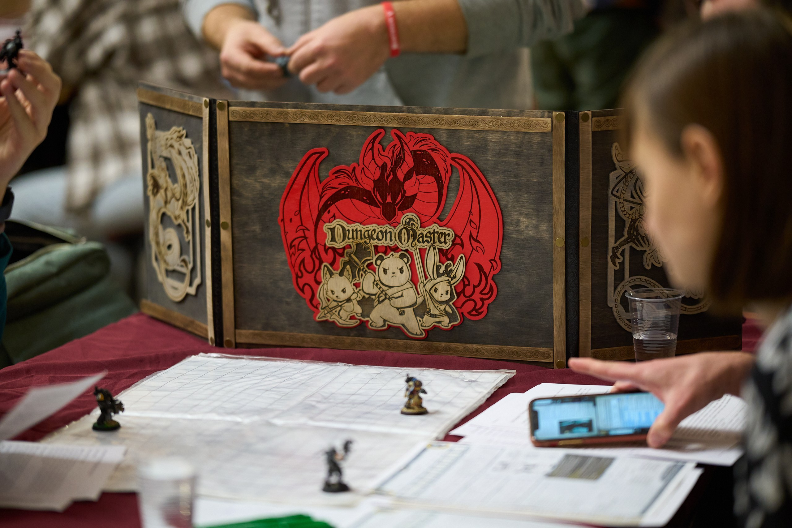 Мантикон V (2025). Фотографирует красивое Денис Горностаев