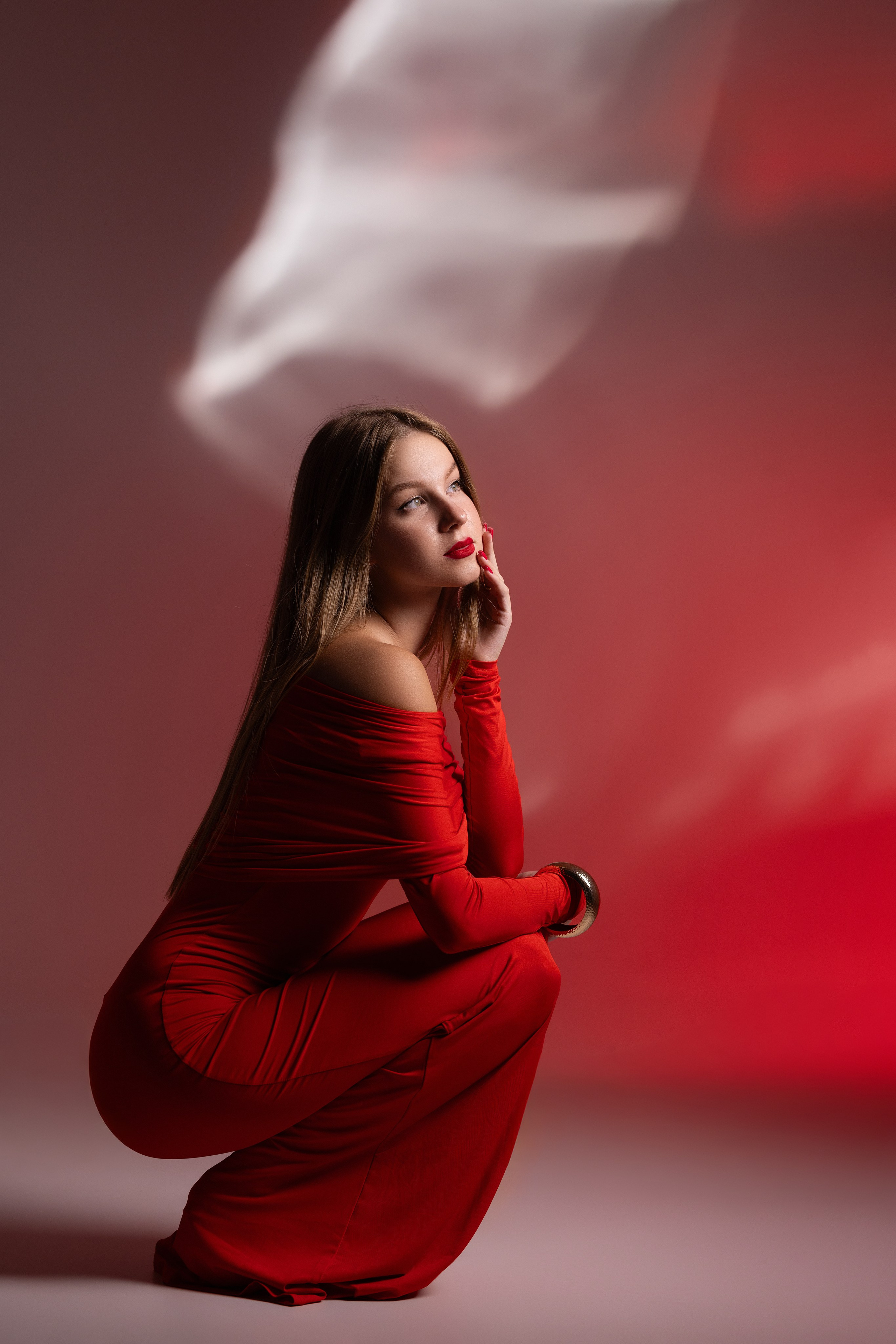 Цветной свет и фигуры. Фотограф Минск