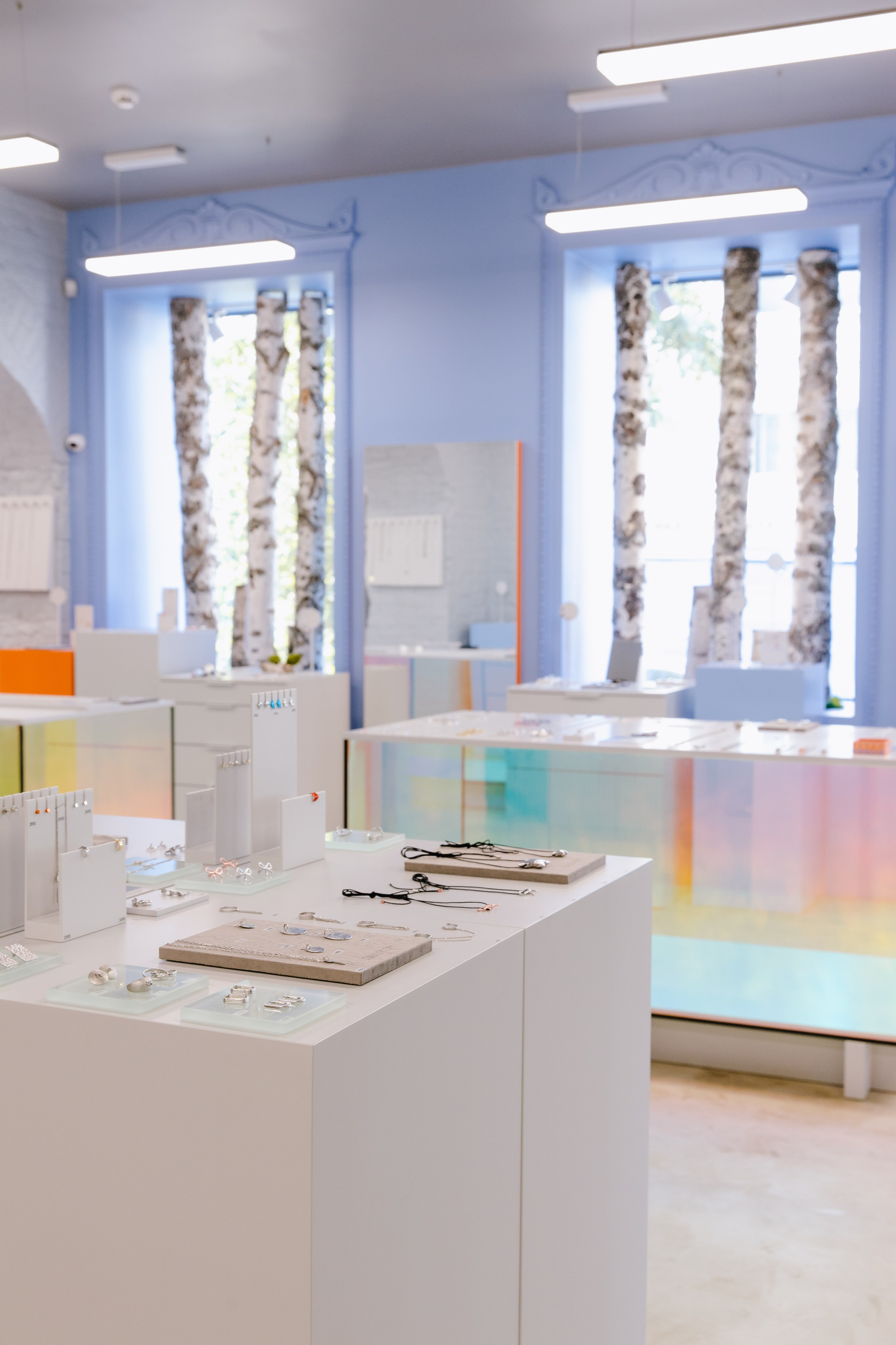 SBLESKOM ​Ювелирный салон Томск Ленина, 72. ГУДРУМ — Мебель на заказ в Томске | Кухни | Шкафы | Стулья и Столы