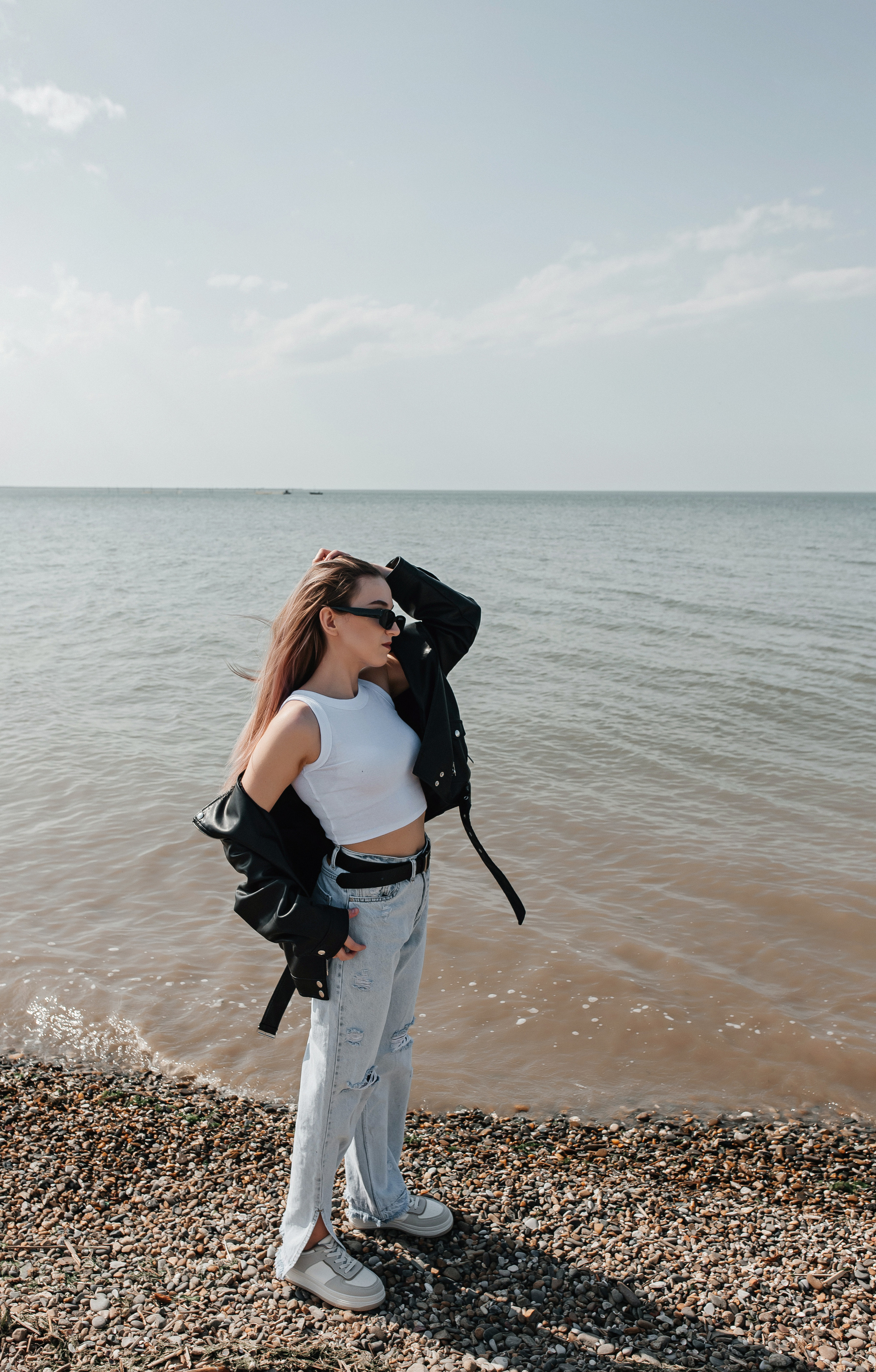 Екатерина прогулка на набережной. Детский и семейный фотограф выпускной альбом Приморско-Ахтарск