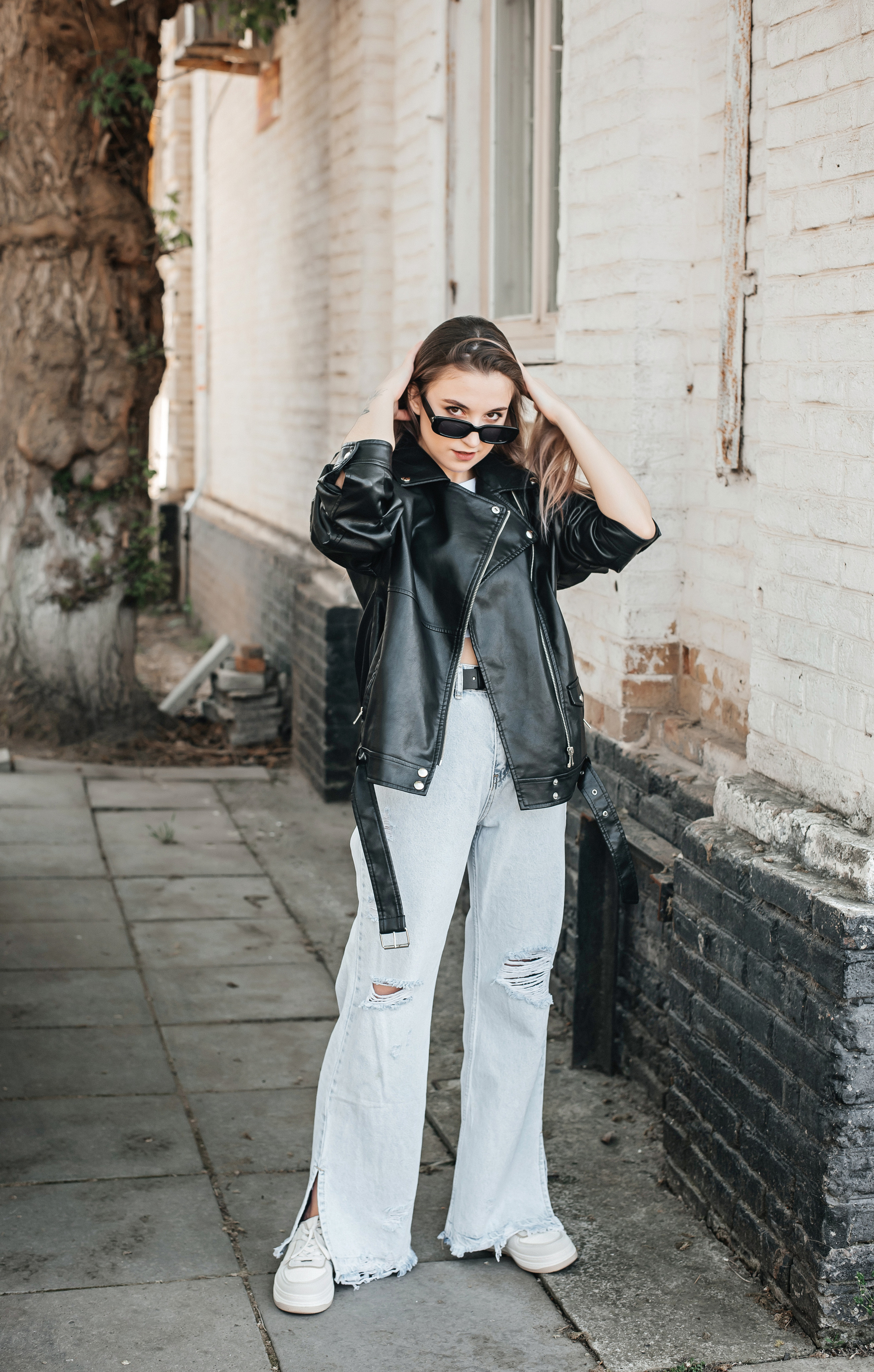 Екатерина прогулка на набережной. Детский и семейный фотограф выпускной альбом Приморско-Ахтарск