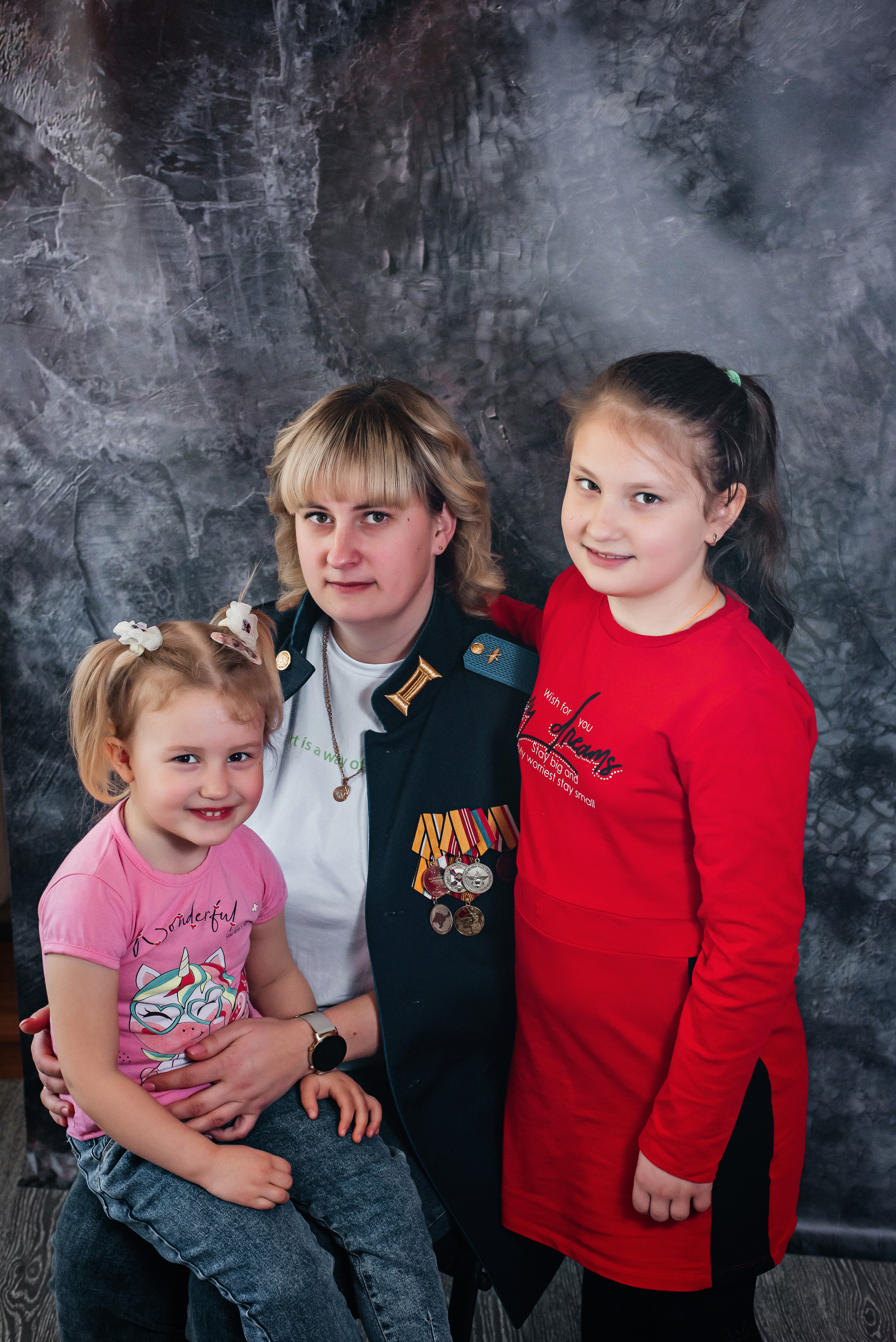 Фотовыставка «Жены Героев». Детский и семейный фотограф выпускной альбом Приморско-Ахтарск