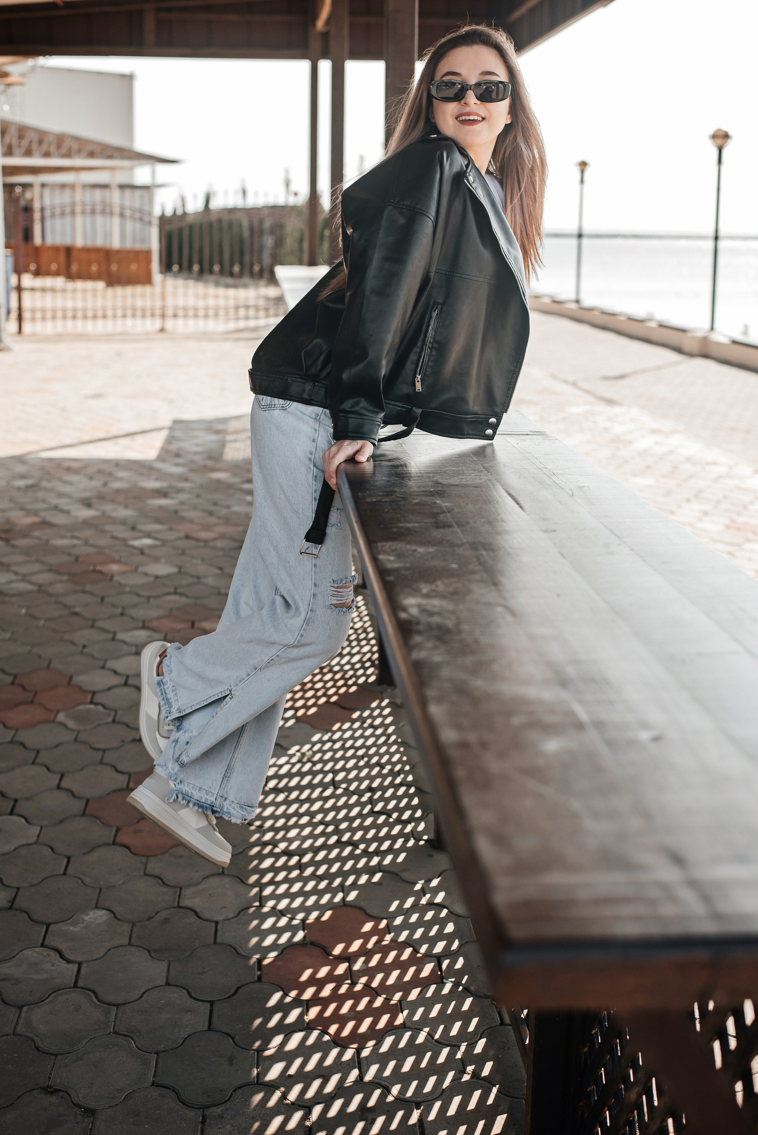 Екатерина прогулка на набережной. Детский и семейный фотограф выпускной альбом Приморско-Ахтарск