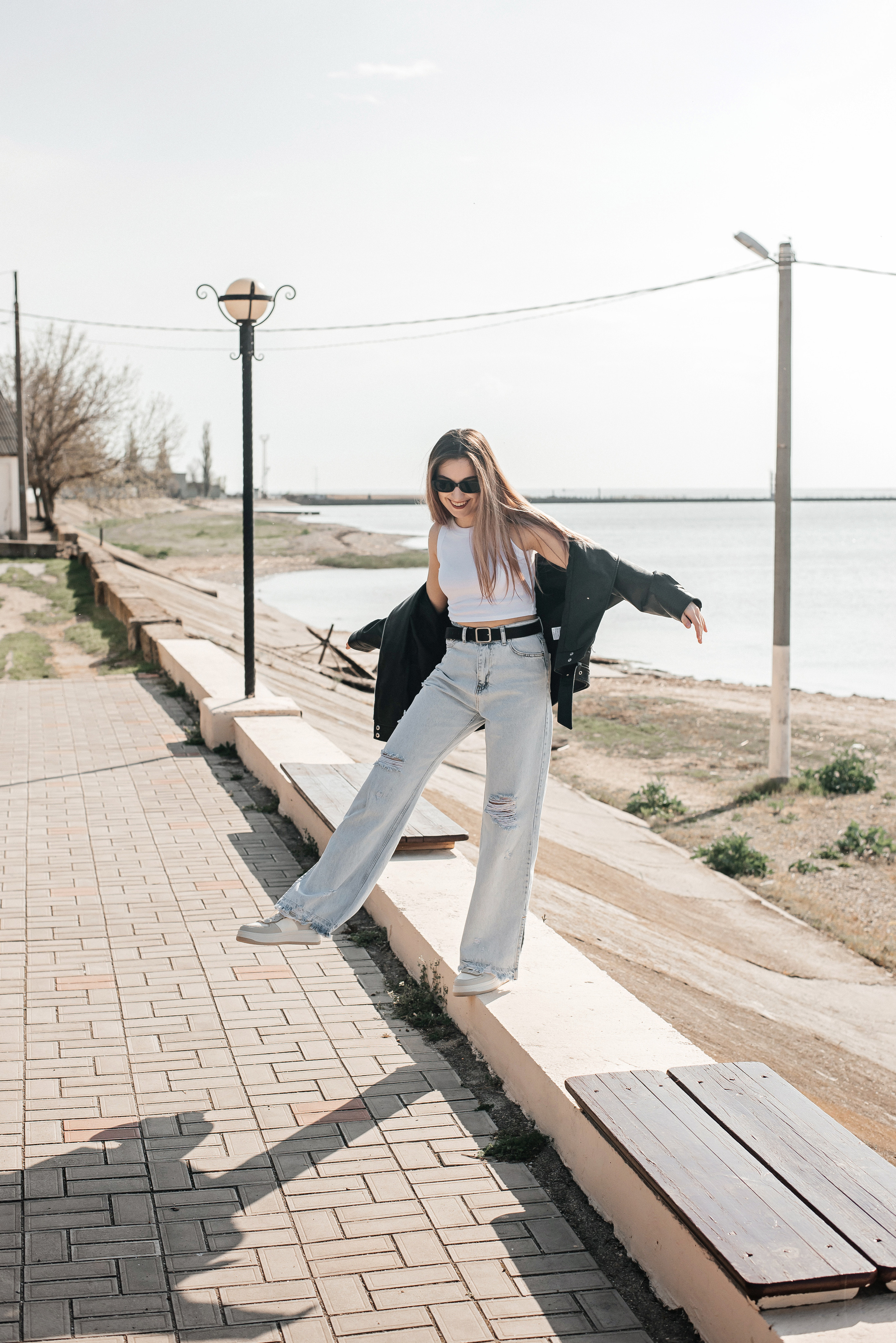 Екатерина прогулка на набережной. Детский и семейный фотограф выпускной альбом Приморско-Ахтарск