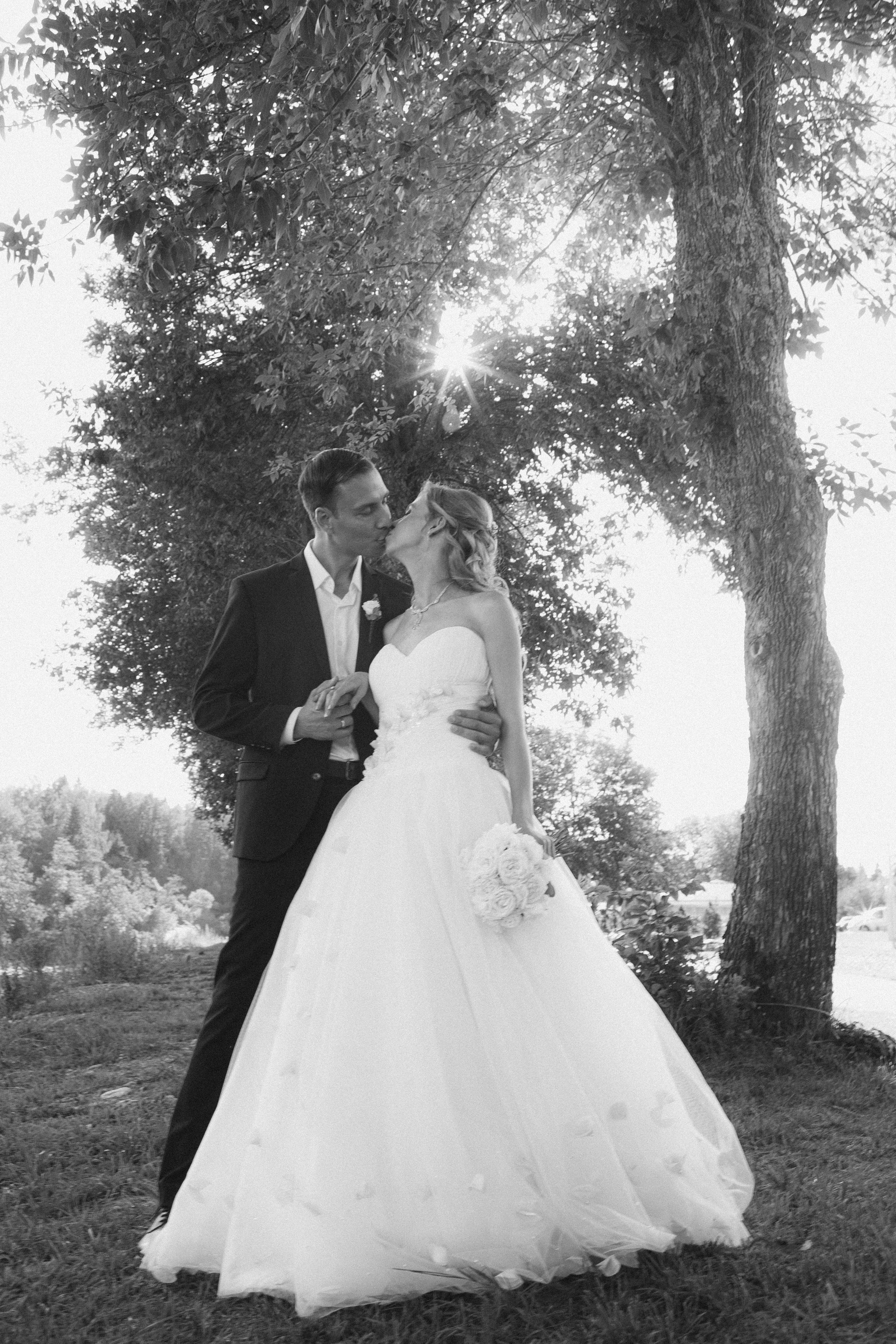 Свадебная прогулка в Ярославле. Свадебный и репортажный фотограф в Ярославле и Санкт-Петербурге Роман Микрюков