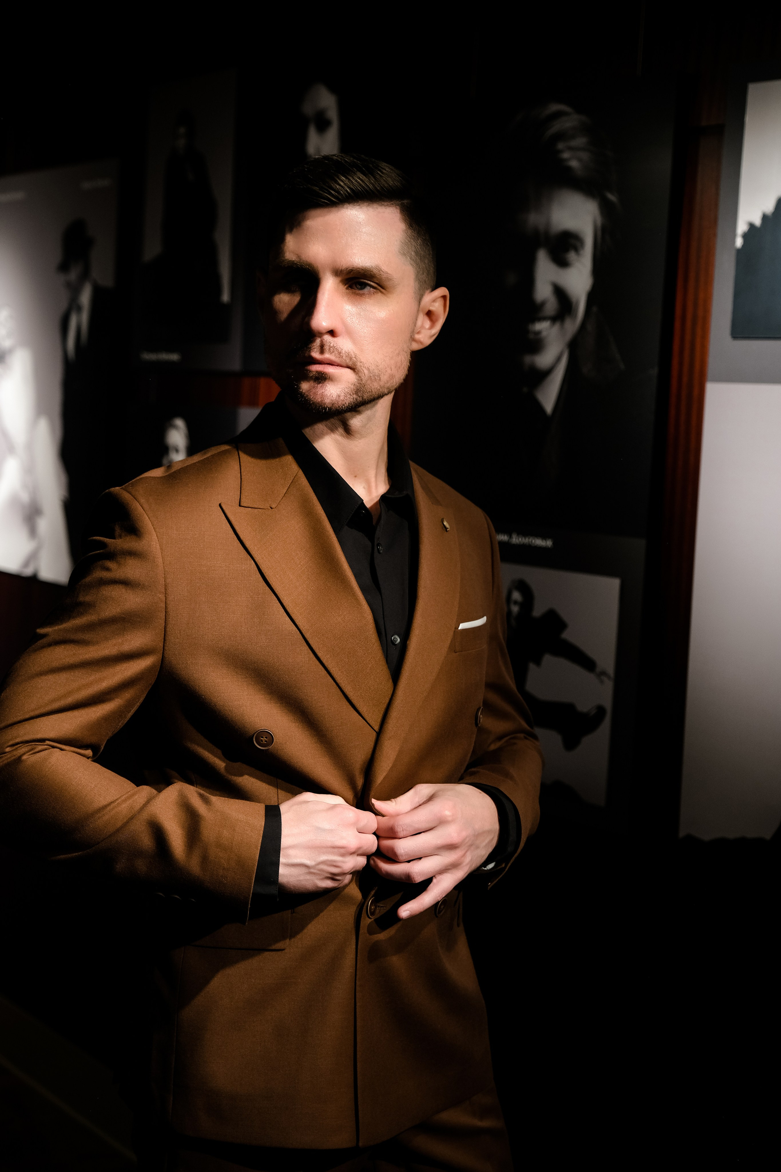 Свадебная фотосессия в театре драмы имени Наума Орлова. Свадебный фотограф в Челябинске Сырчикова Наталья