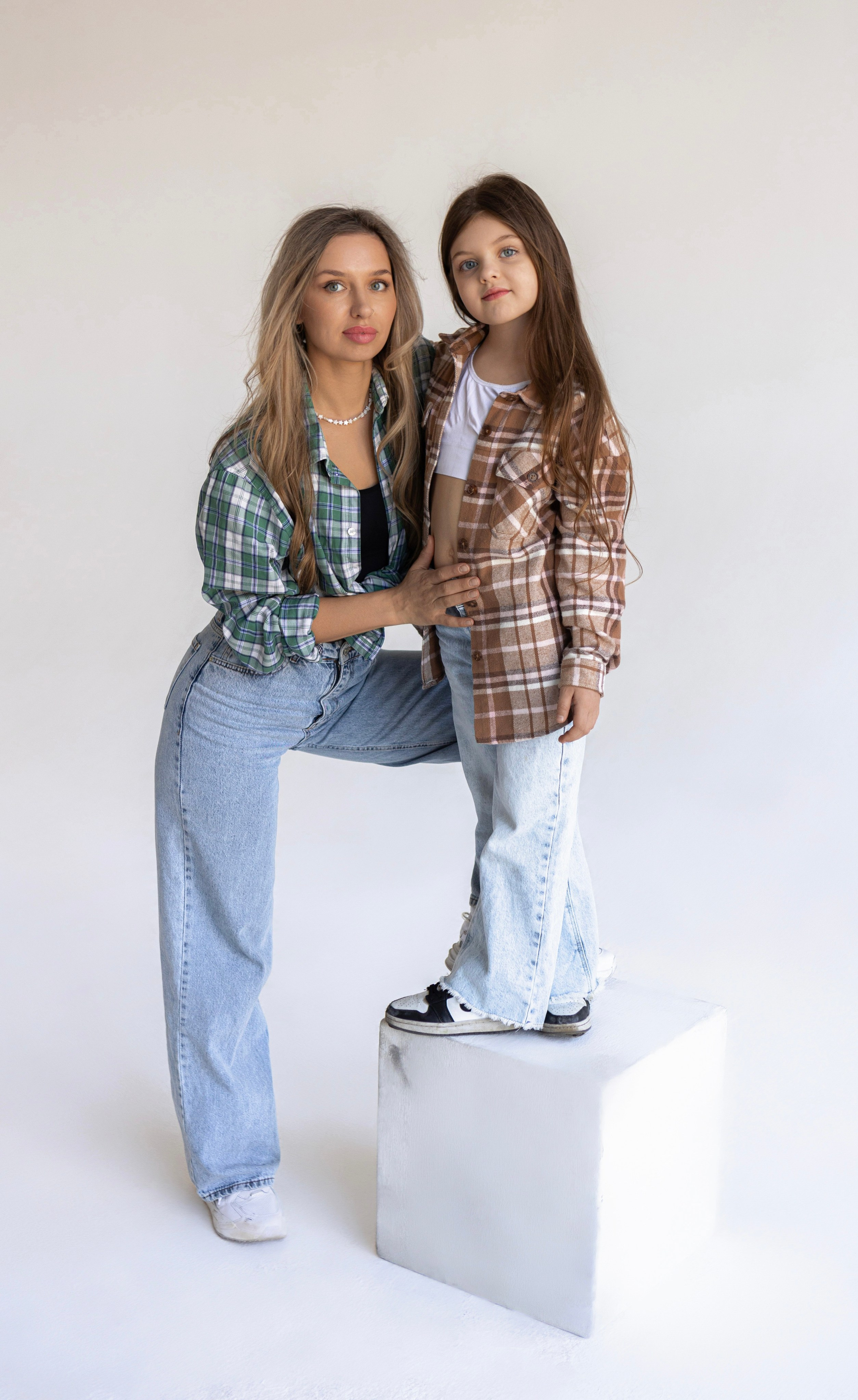 Семейная студийная съемка. Фотограф беременности и семейных историй в Москве Юлия Варт