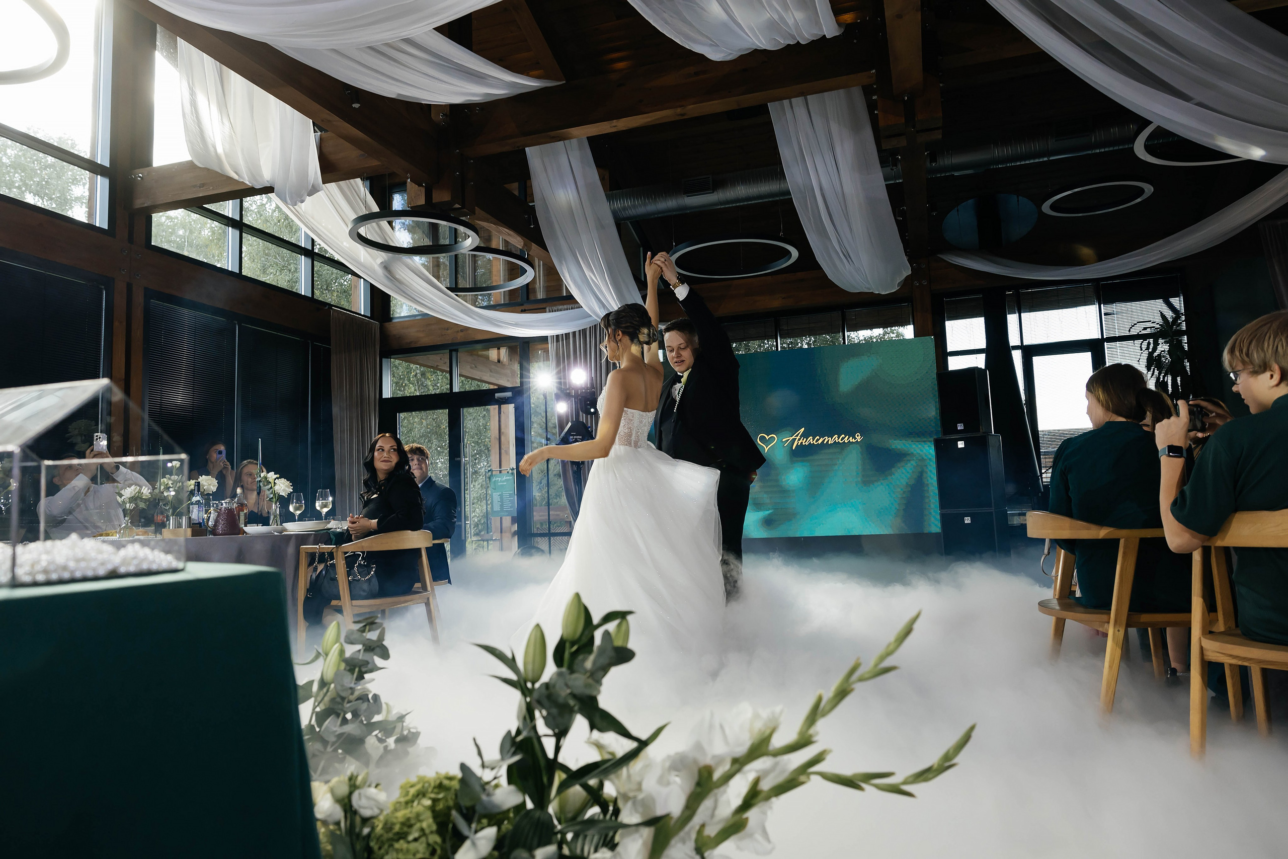 Свадебная история. Лесной Виладж. Свадебный и семейный фотограф Рассказова Виктория