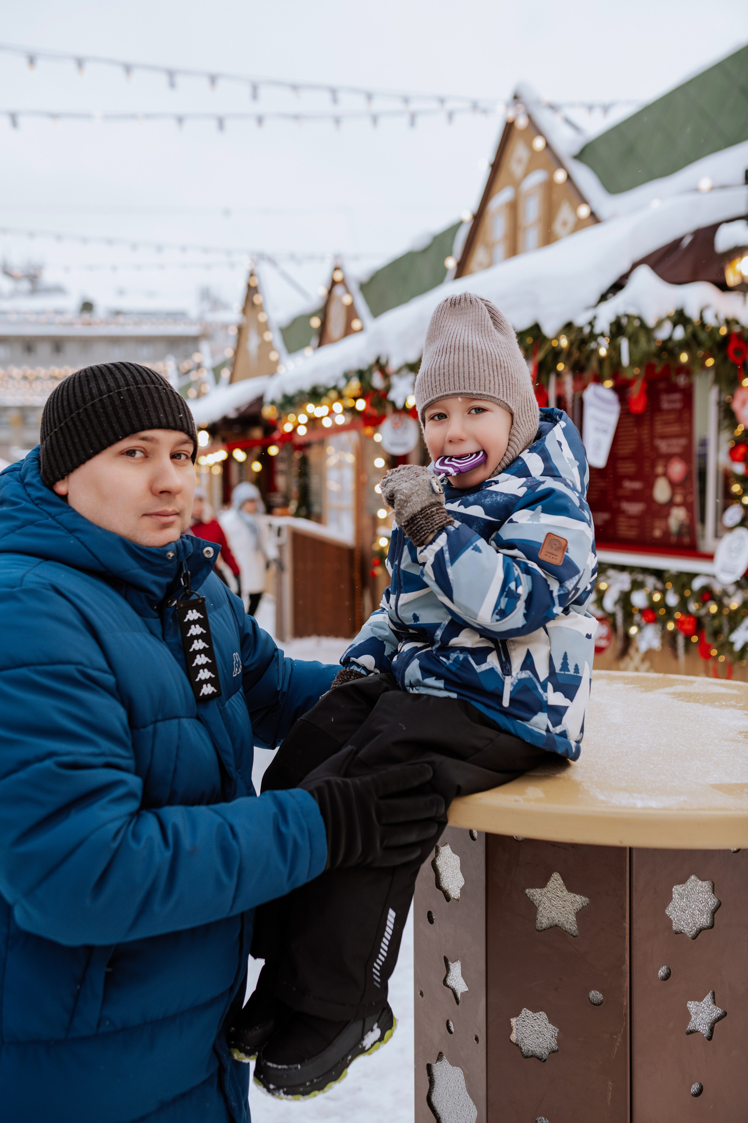 Семейная, Манежная площадь