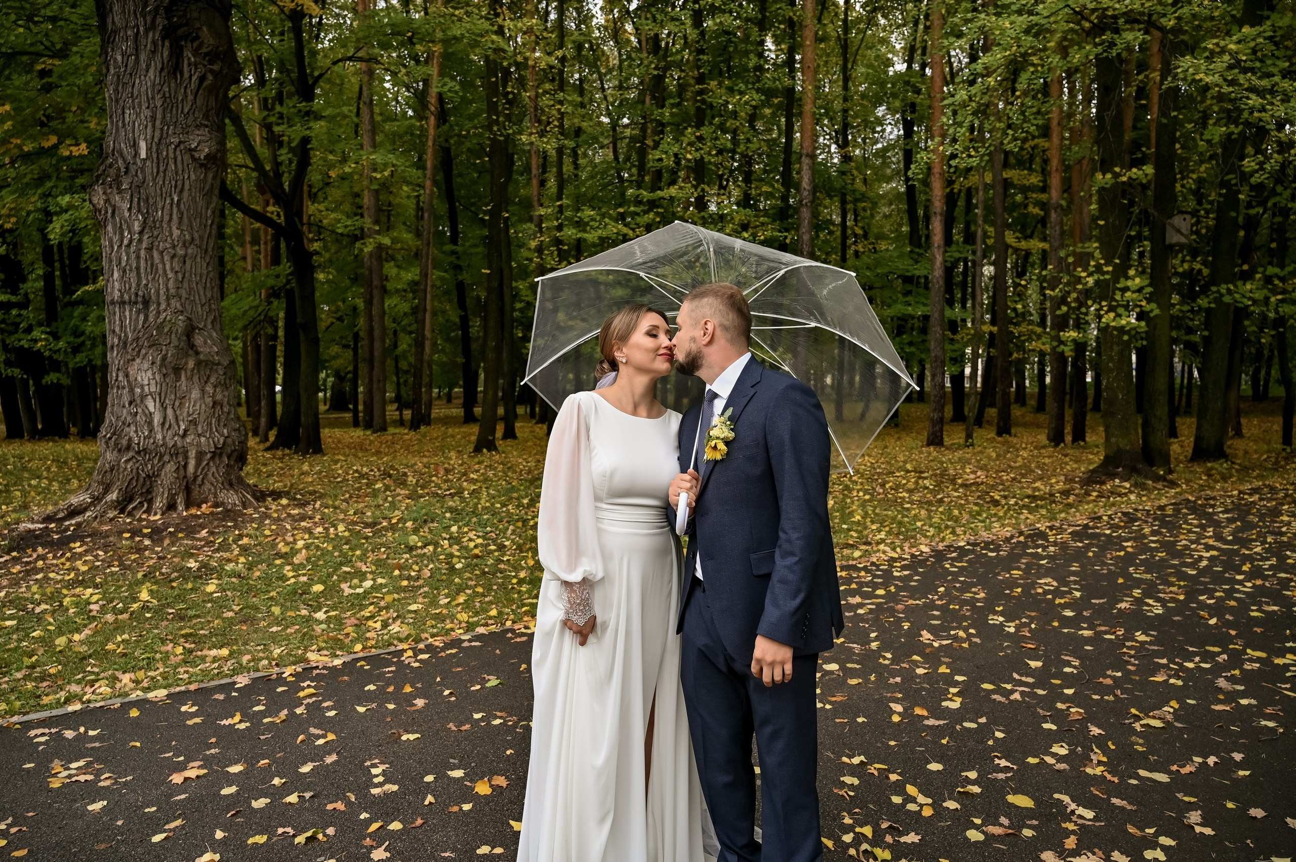 Осень. Прогулка под зонтиком. Семейный и свадебный фотограф в г. Уфа Динара