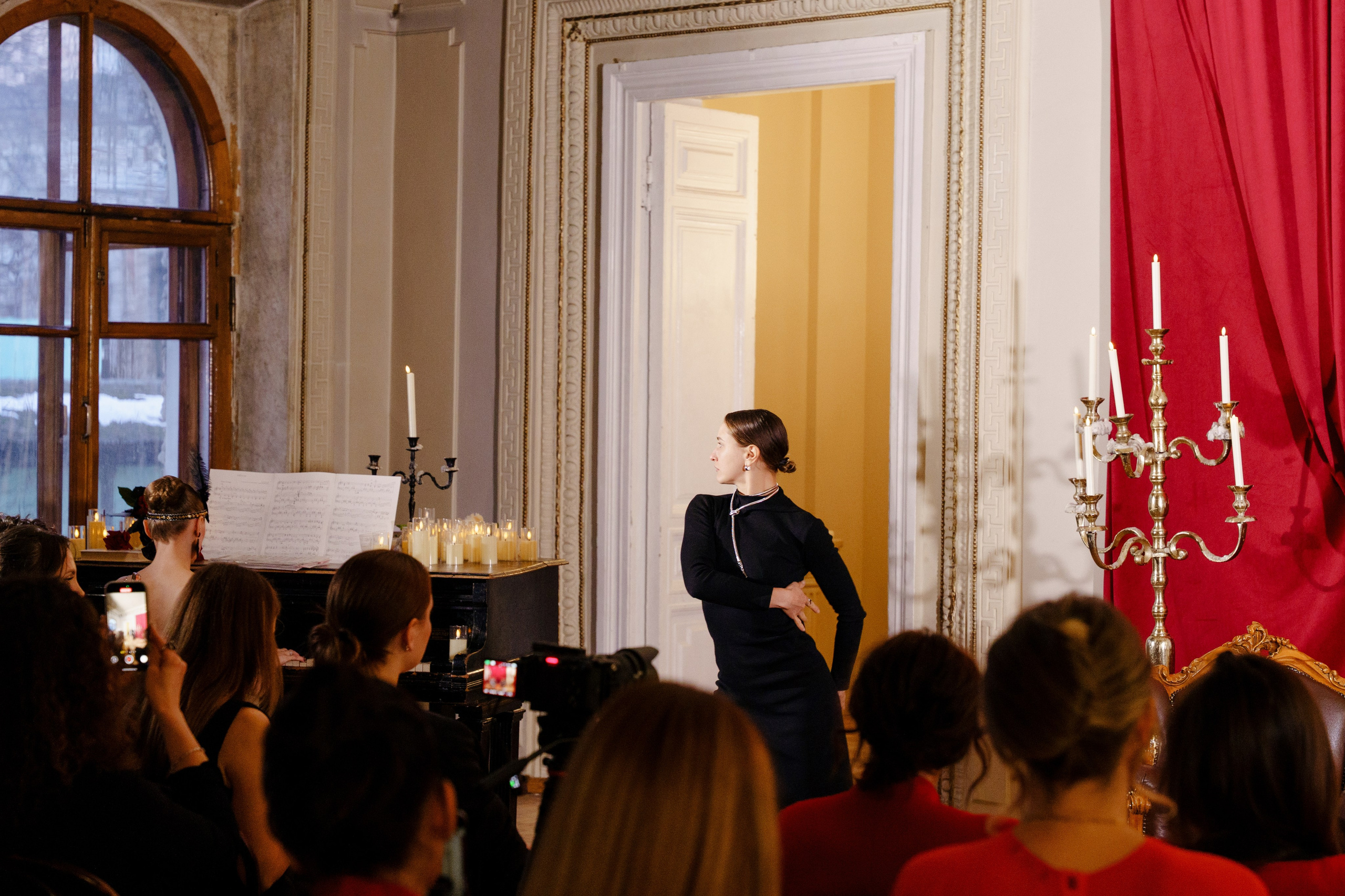 «ИСПОВЕДЬ» встреча женского клуба. Репортажный фотограф в Москве Саша Дружинина