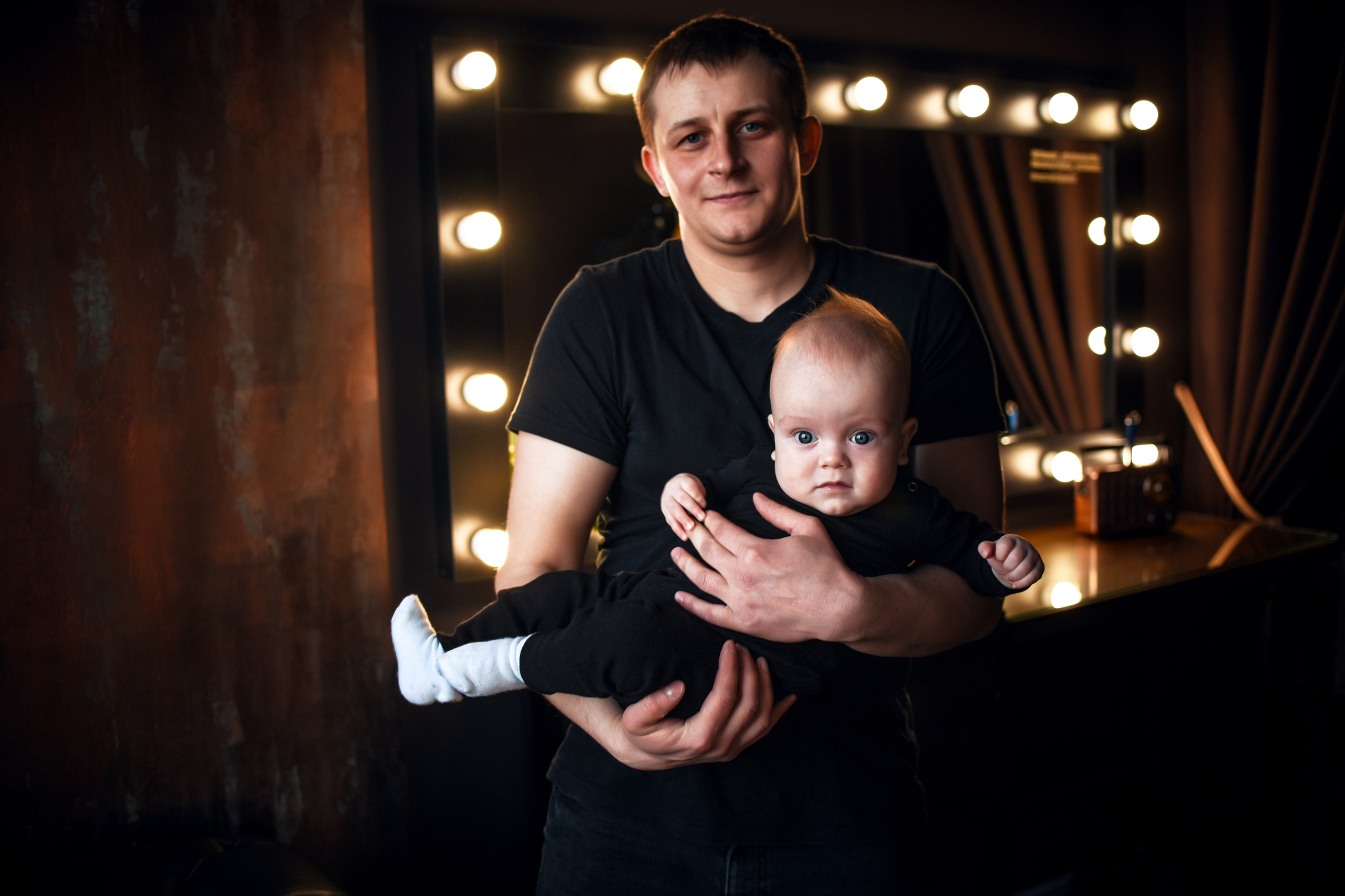 Семейная студийная фотосессия 3. Свадебный, семейный, детский, контент фотограф в Омске Максим Ильин