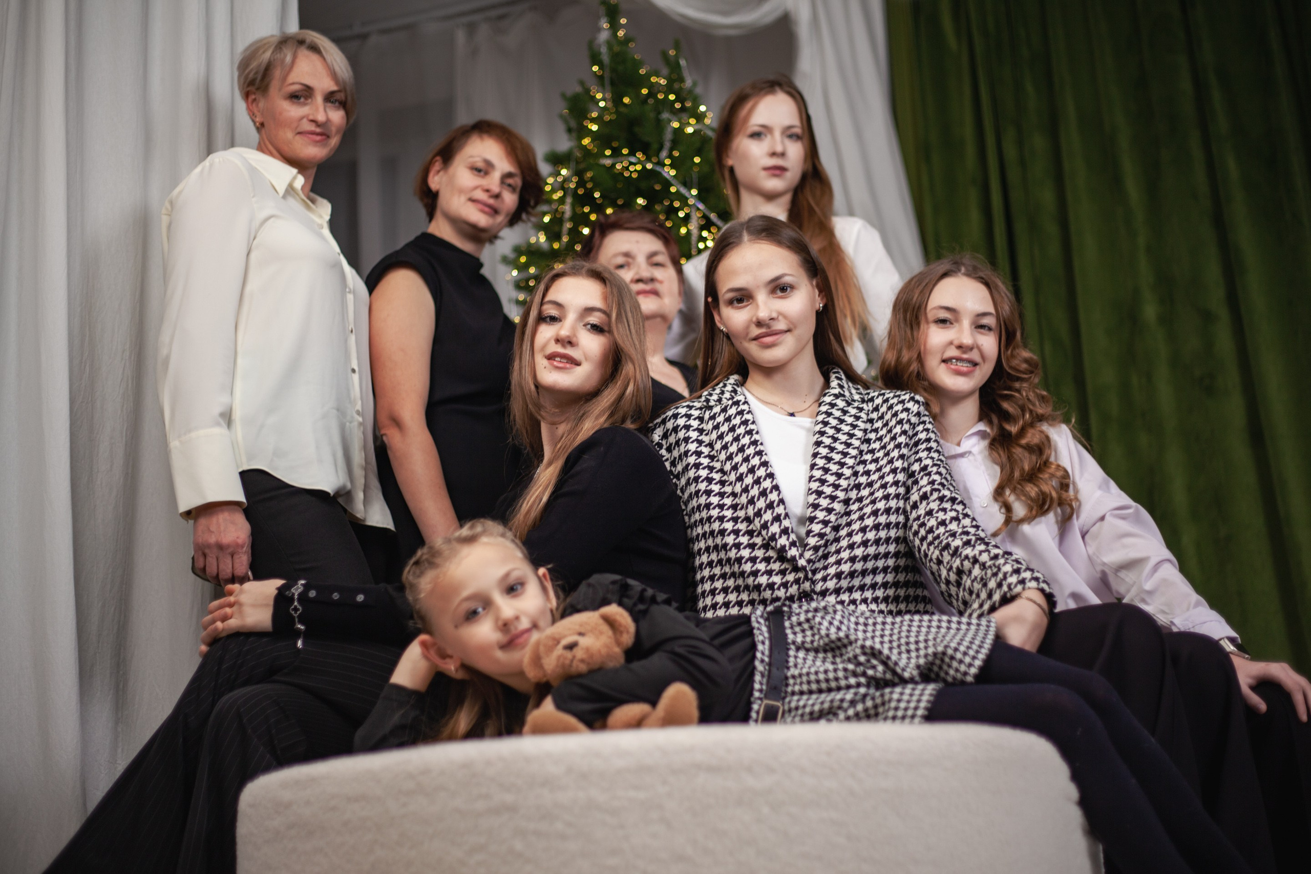 Новогодняя Студия. Уличный фотограф Города N