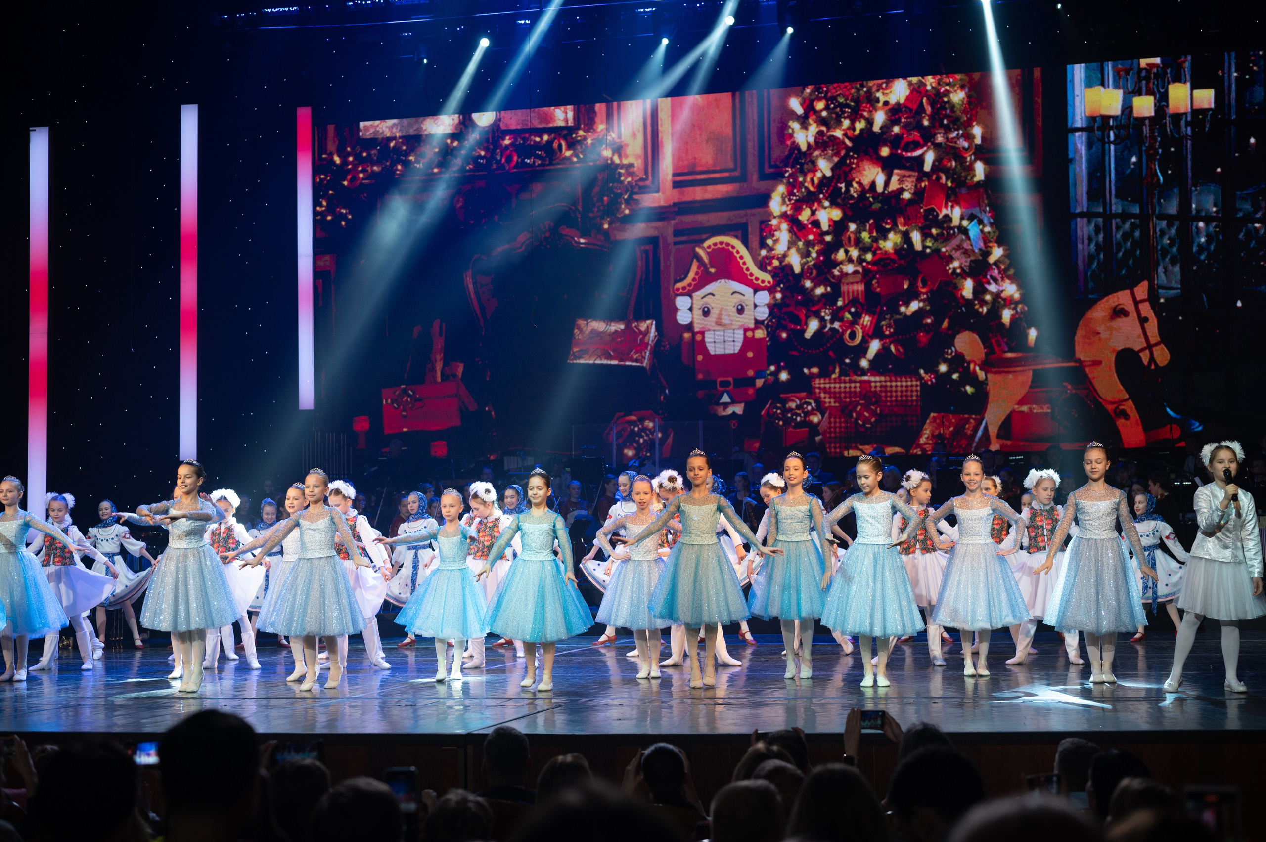 Отчетный концерт ДШИ «Гармония» «Зимняя гармония». Фотограф новорожденных, семейный детский в Тюмени Татьяна Морозова