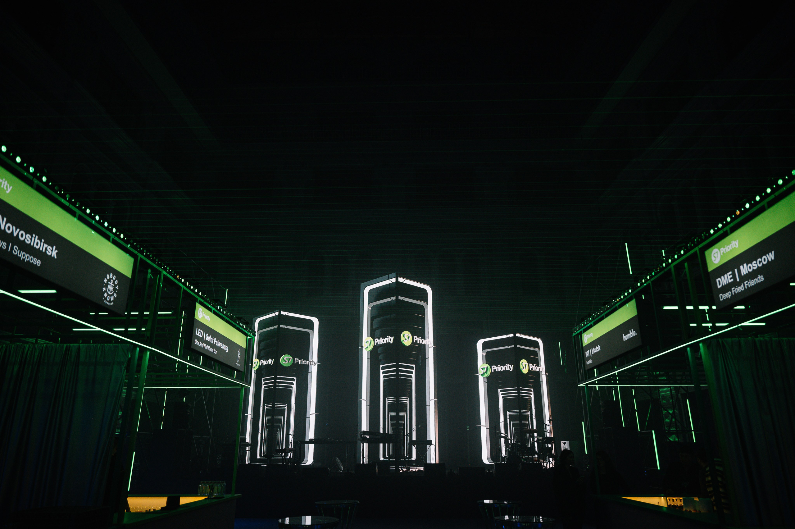 S7 Airlines — S7 Priority / 15th anniversary celebration. OOPS TEAM