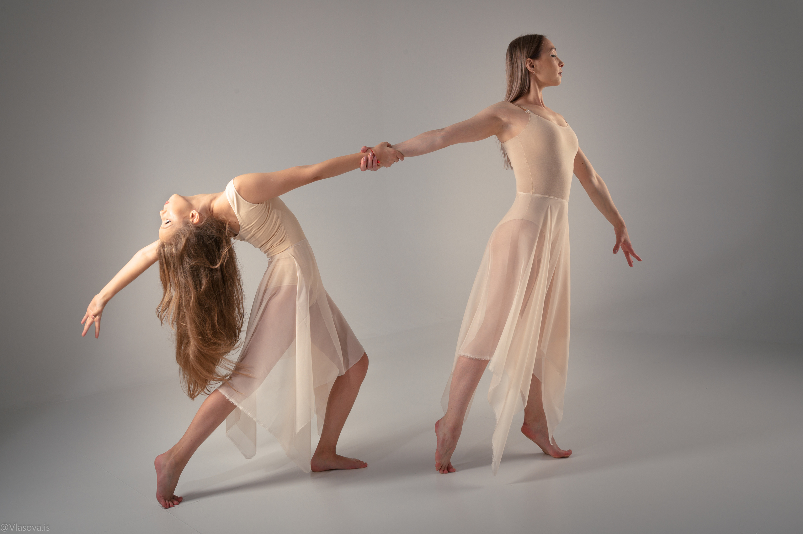 тренер и спортсменка гимнастка