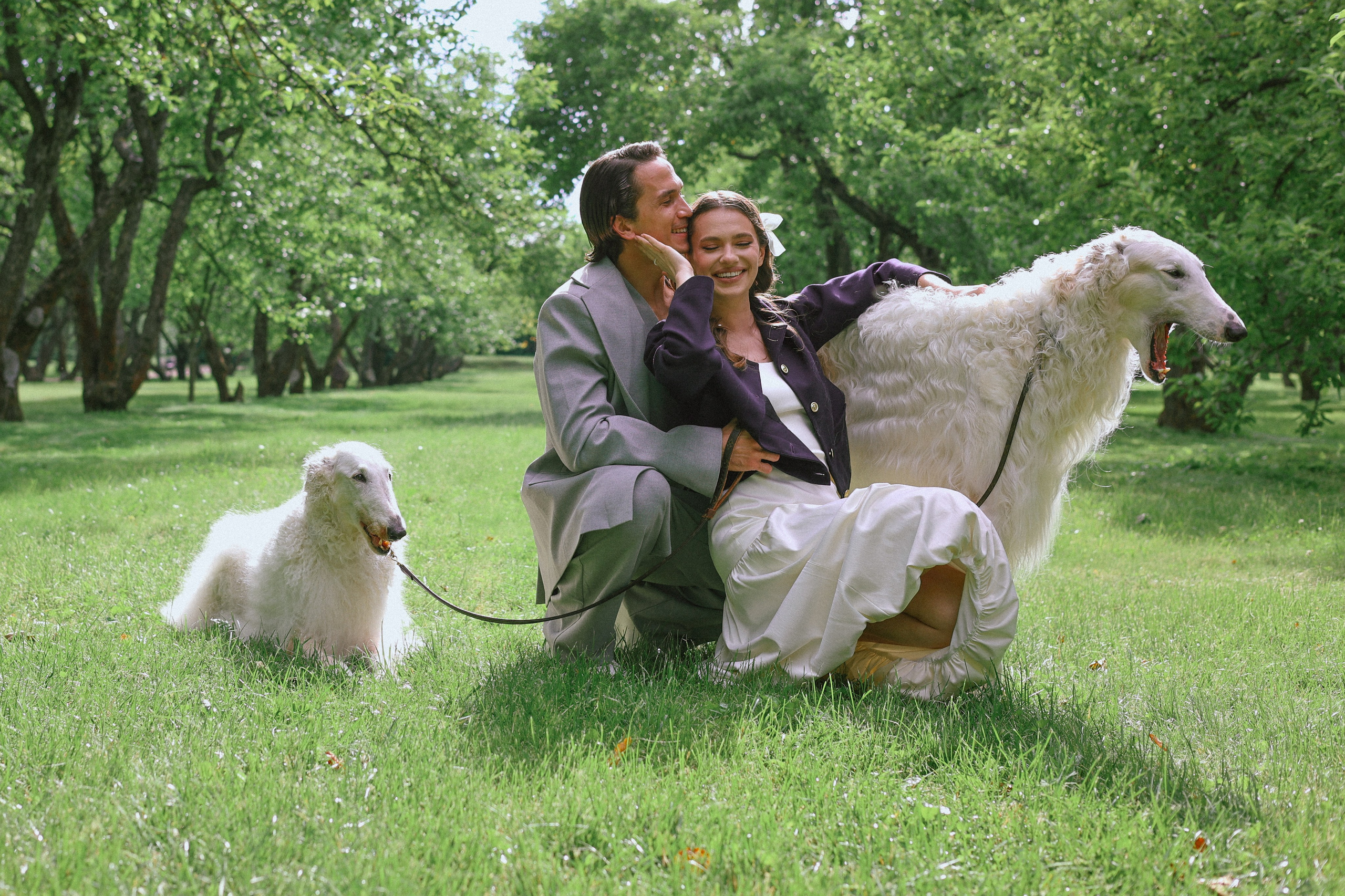 Дмитрий и Дарья. Свадебная прогулка в парке с собаками. Семейный и свадебный фотограф в Москве и области EVGENIA SAVI