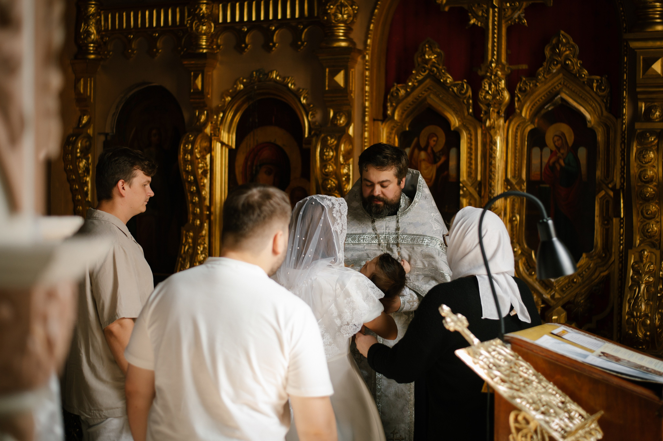 Фотограф на крещение. Фотосессия таинства крещения. Храм Воскресения Словущего в Даниловской Слободе. Семейный и свадебный фотограф в Москве Татьяна Николаева