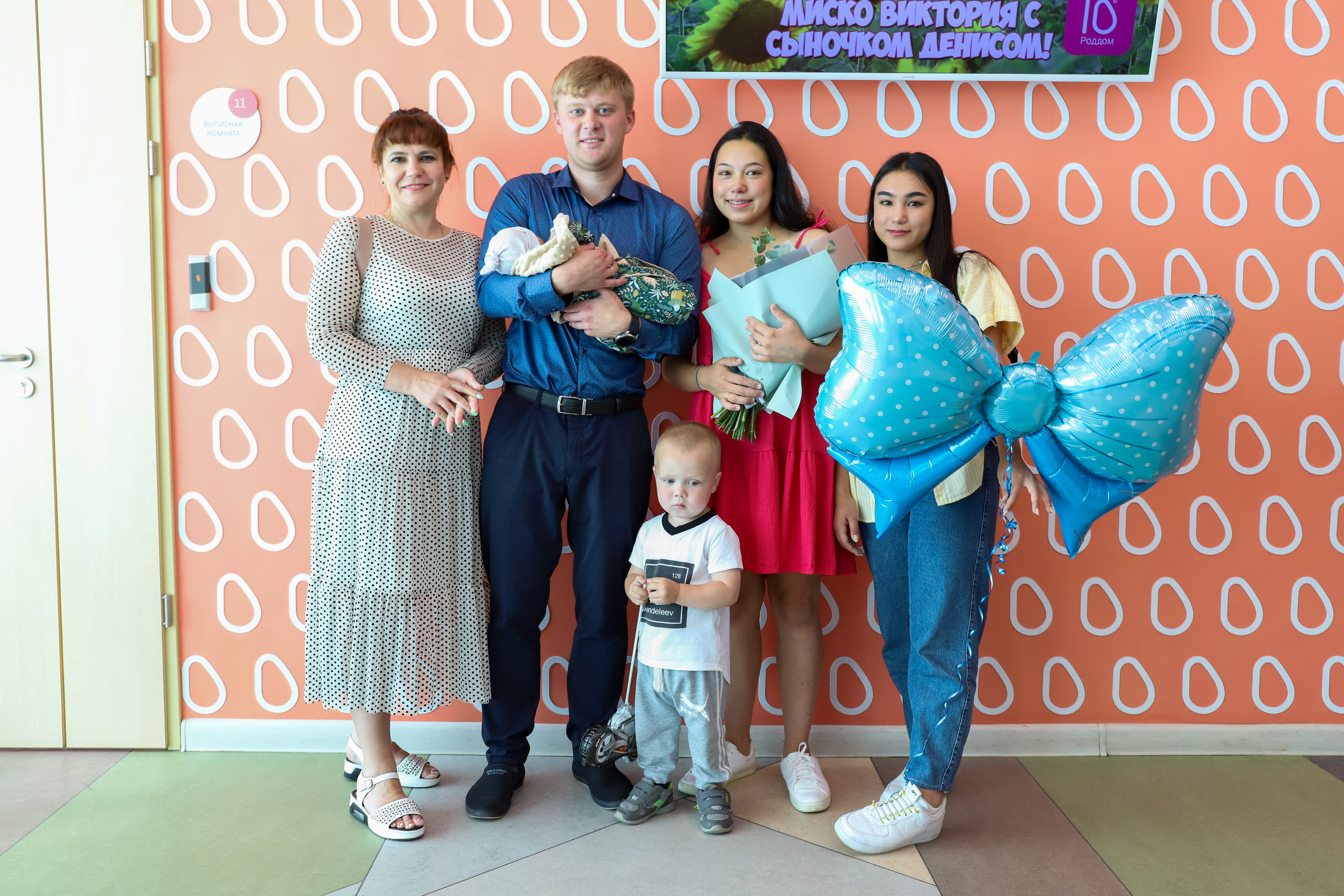 Выписка из роддома маленького Дениса. Фотограф в Санкт-Петербурге Наталья Брилькова