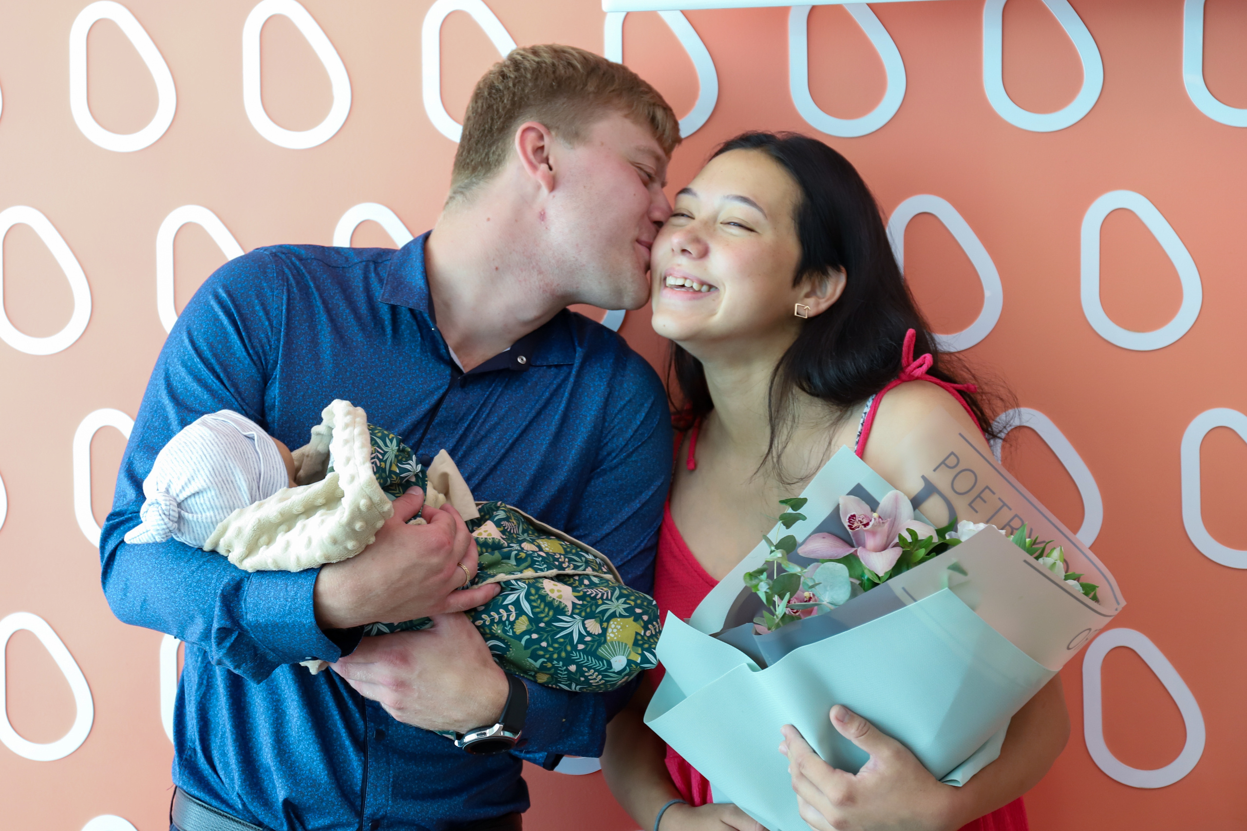 Выписка из роддома маленького Дениса. Фотограф в Санкт-Петербурге Наталья Брилькова