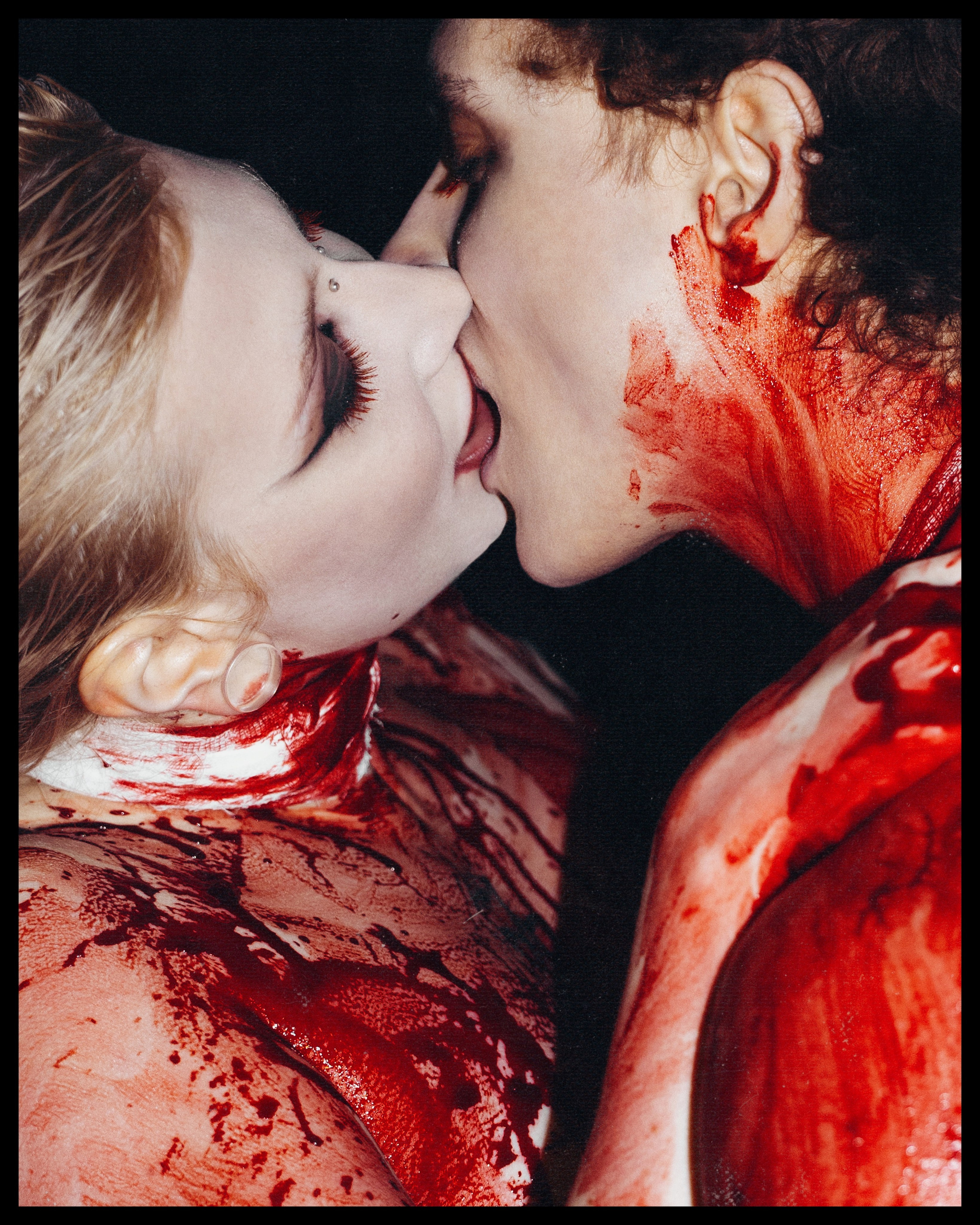 Bloody. Арт — фотограф Лиза Мармеладова