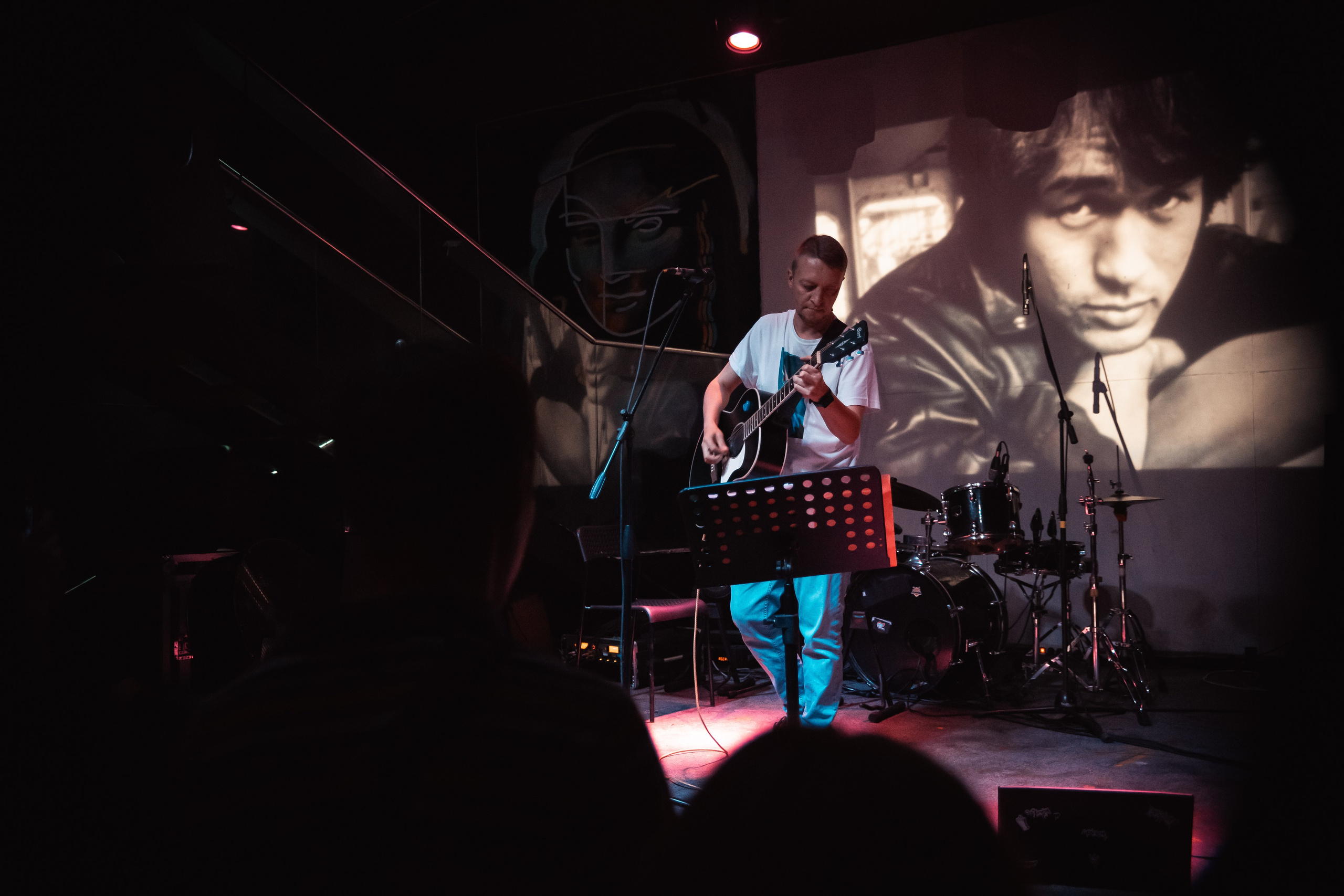 Александр Князев, Концерт памяти В.Цоя, 16.08.2025, Эрмитаж. Фотограф Регина Крикунова г. Красноярск