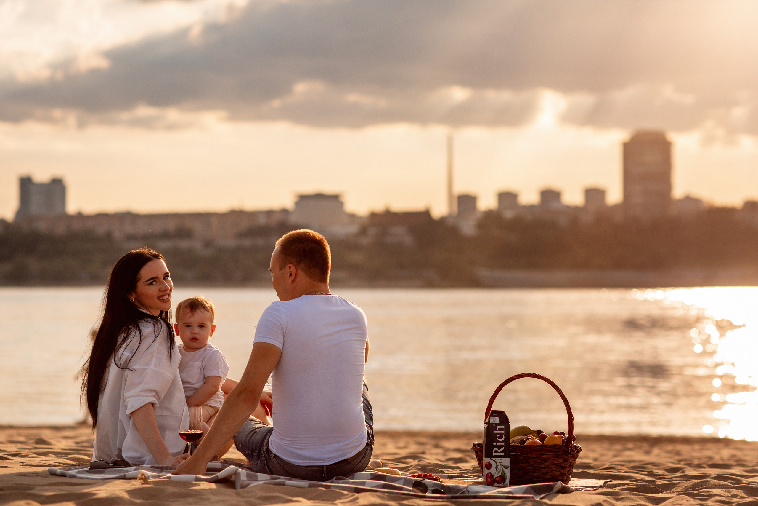 Прогулка по пляжу. Семейный и женский фотограф в Волгограде Екатерина Гулей