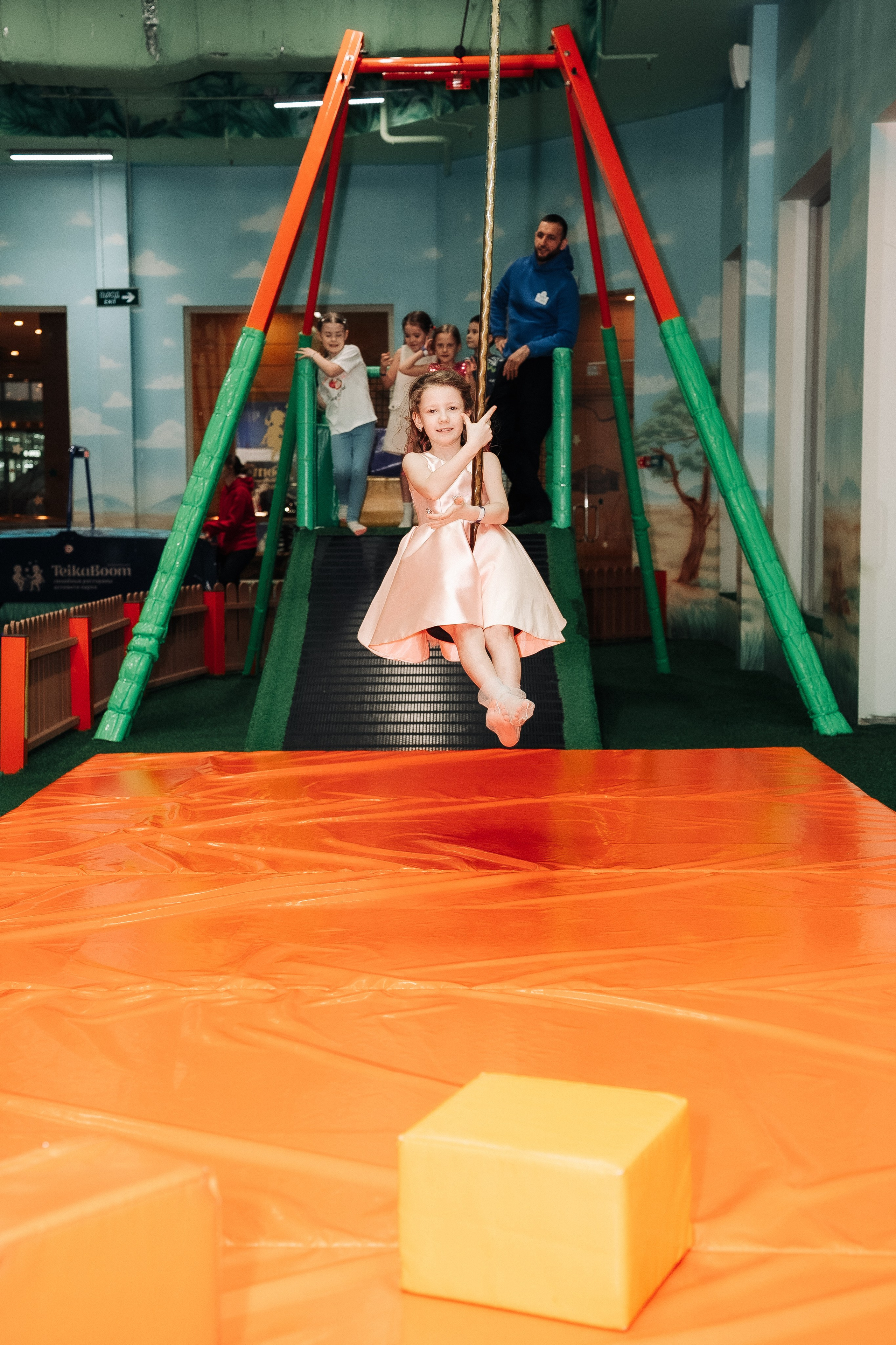 День рождения в Takaboom Vegas Крокус Сити. Свадебный и семейный фотограф в Москве и МО Геннадий Туманцев