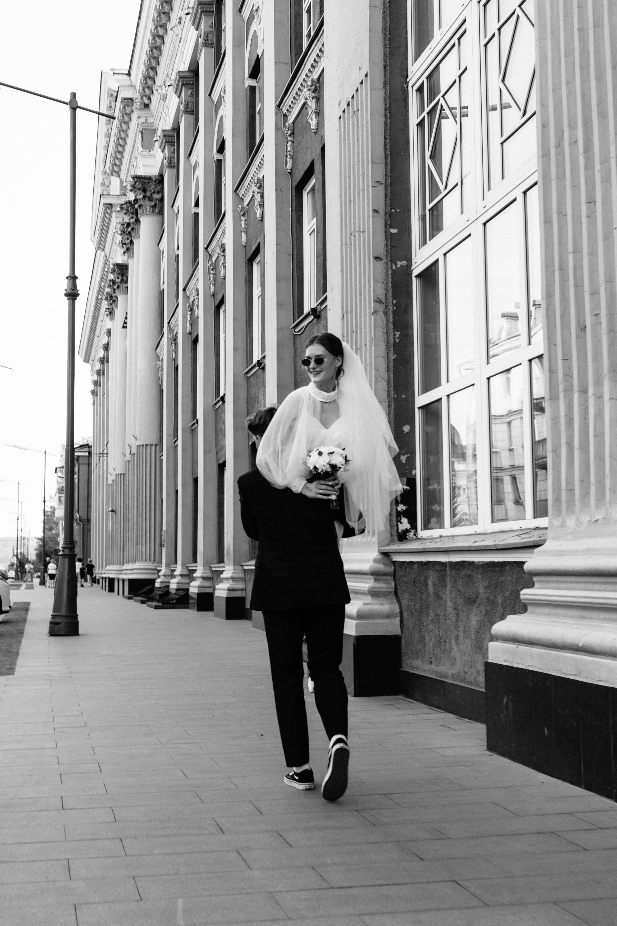 Владислав и Юлия Вечерняя прогулка по городу. Свадебный Фотограф в Иркутске Екатерина Елисеева