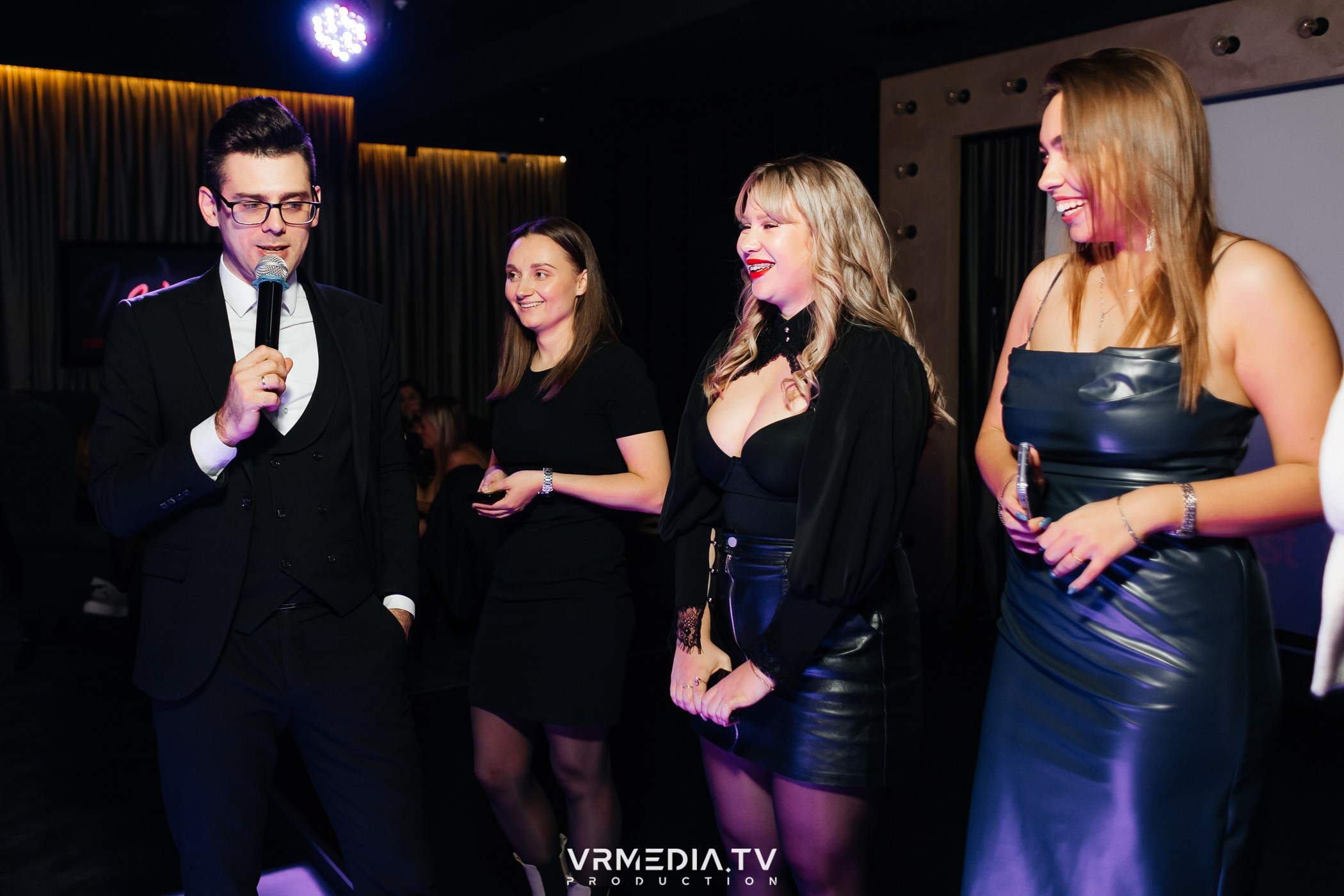 POP-STAR PARTY в караоке-баре «Volna»