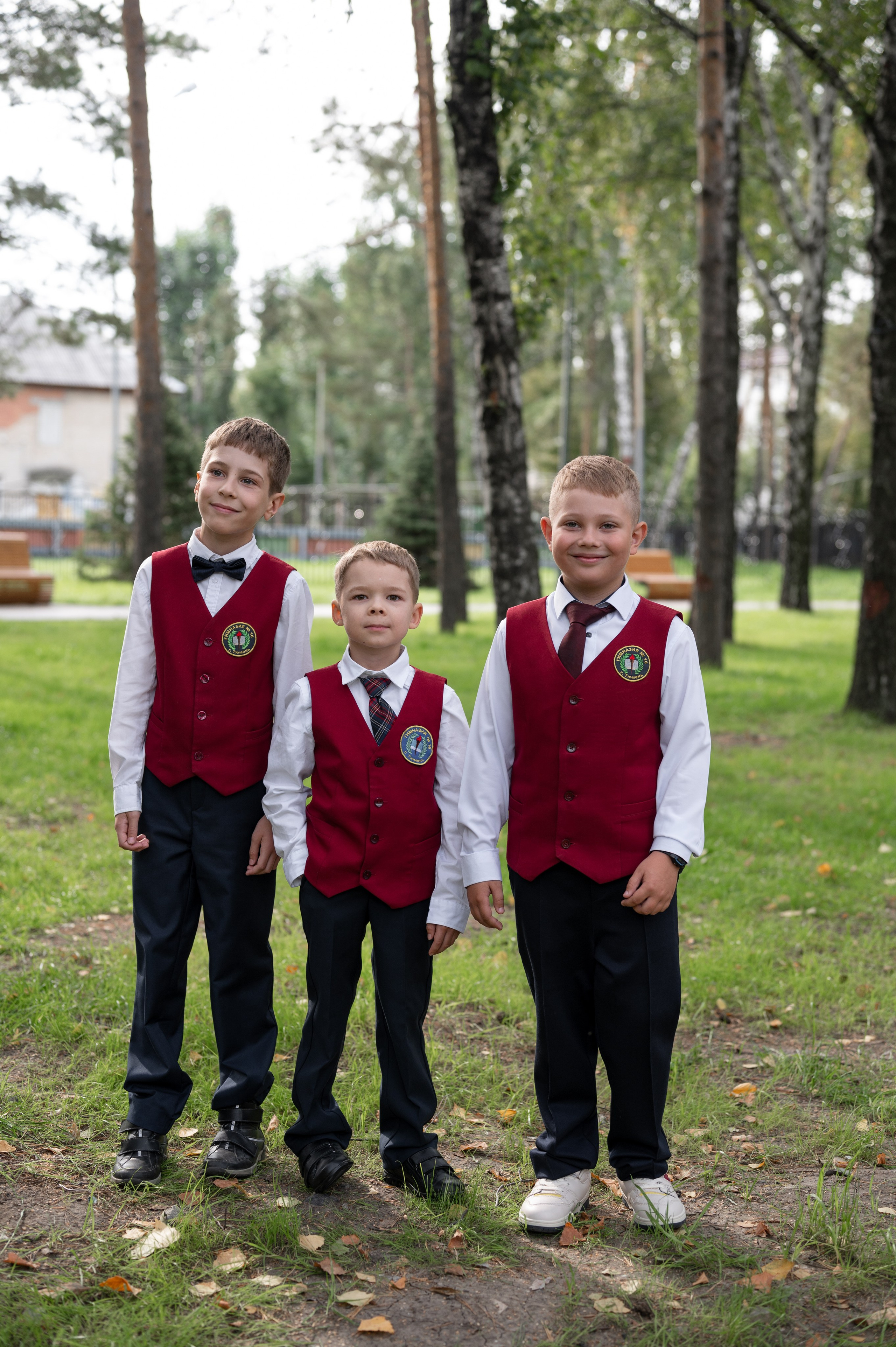 1 сентября 16 гимназия 2 класс (линейка + в классе+ на улице). Фотограф новорожденных, семейный детский в Тюмени Татьяна Морозова