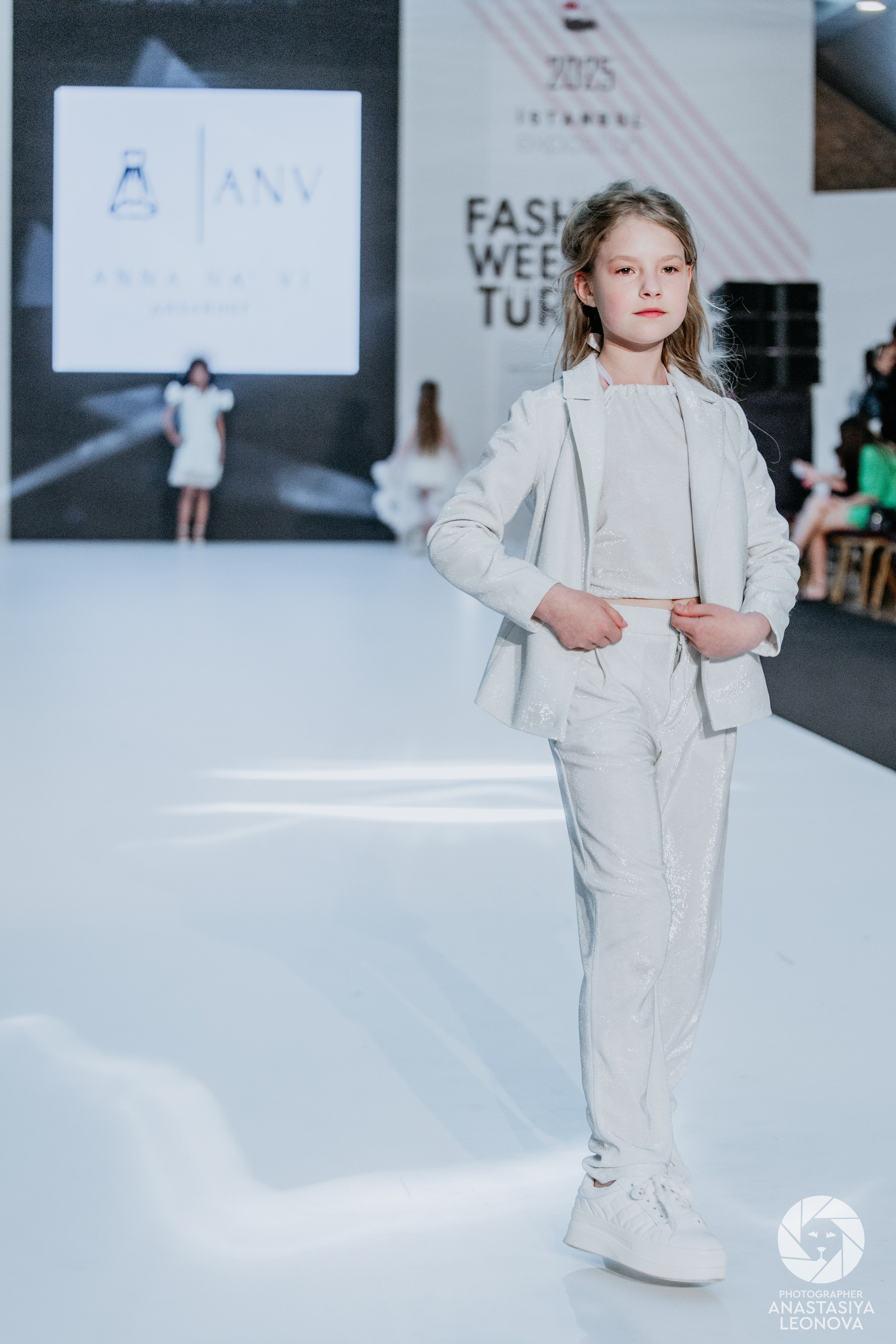 Fashion Week Türkiye [spring, 2025]. Anastasia Leonowa