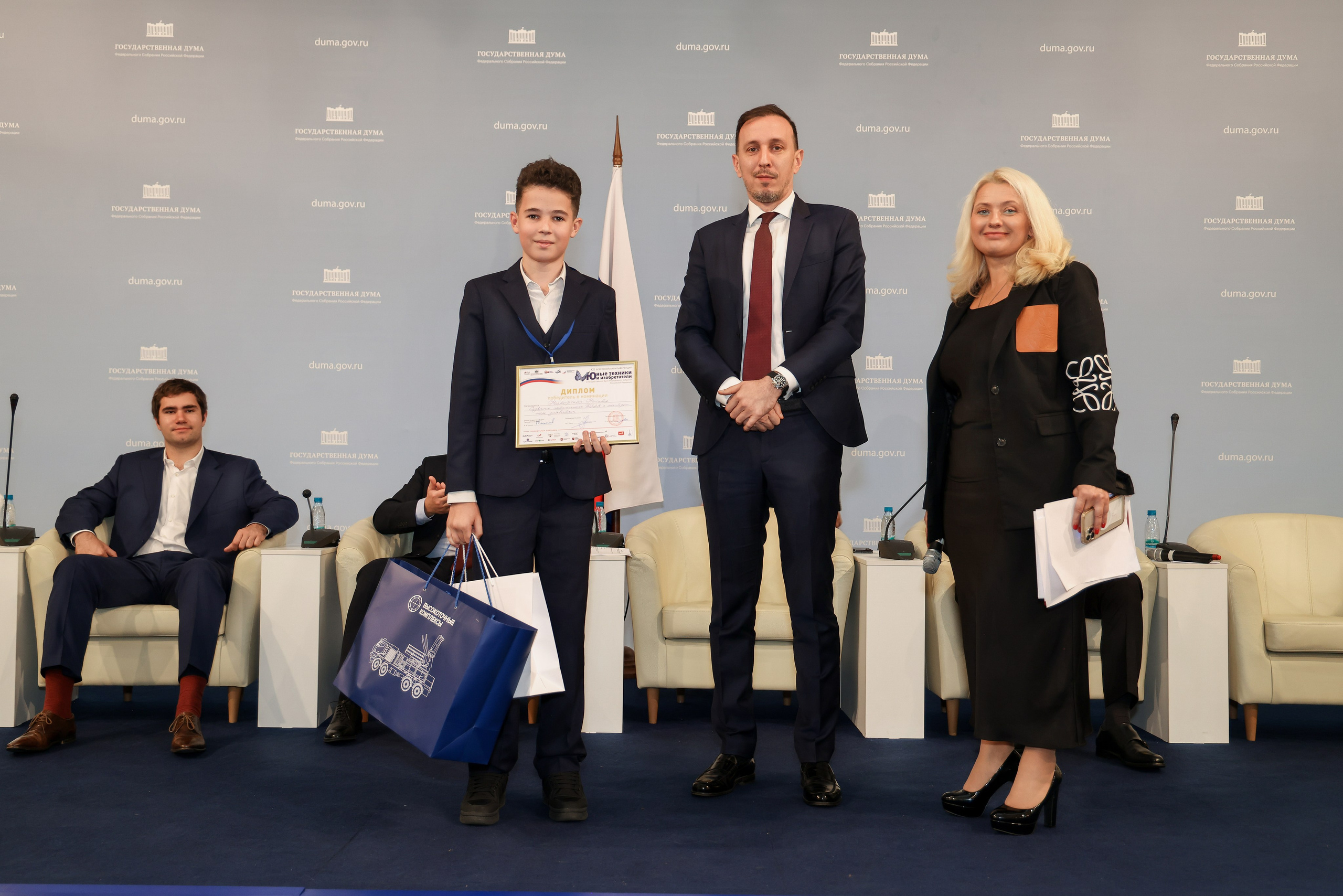 Государственная дума «Юные техники и Изобретатели». Фотограф Антон Чупринин
