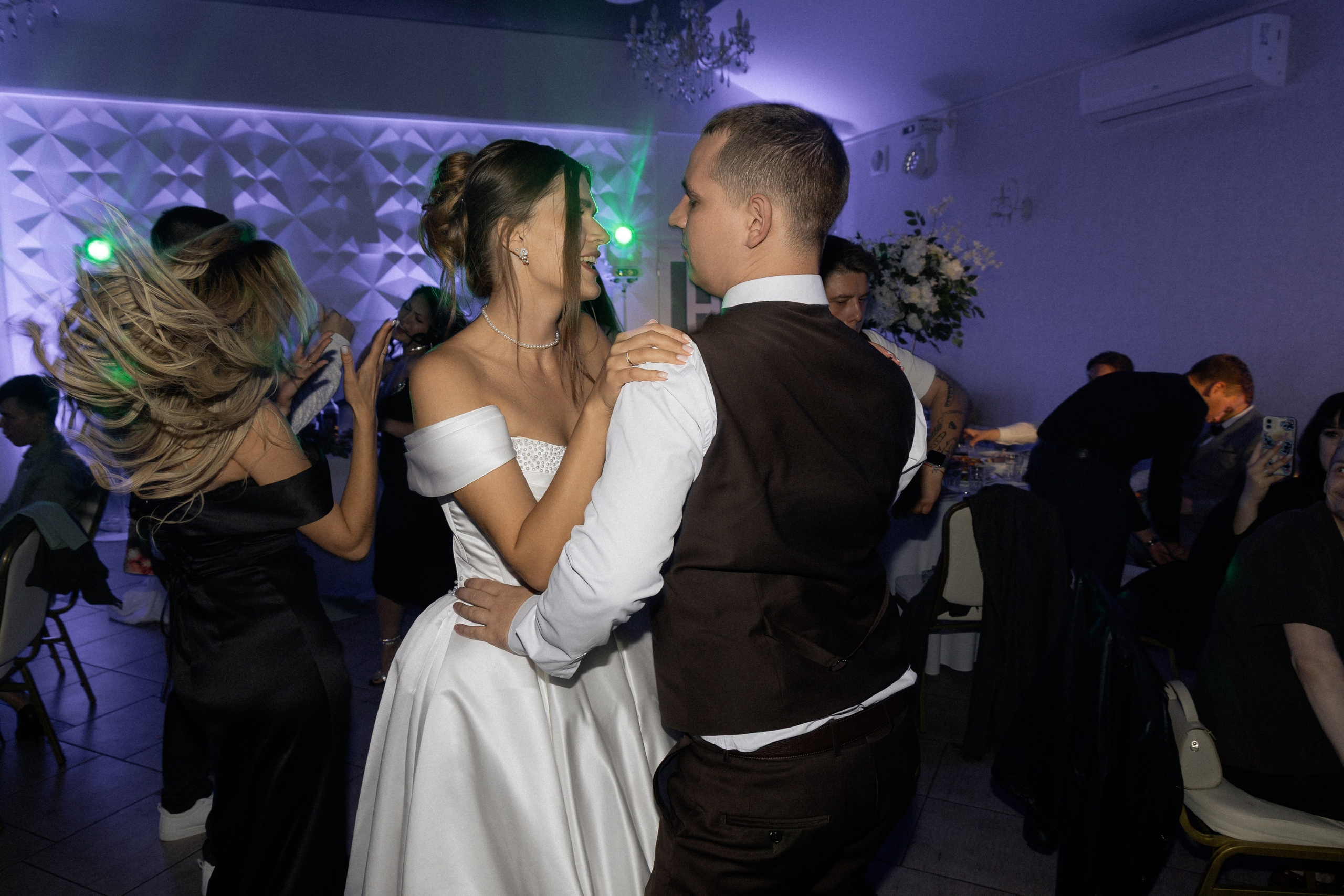 Свадебная фотосессия Анастасии и Игоря в Усадьбе Легенда. Свадебный фотограф в Минске/Беларуси Сергей Спиридонов