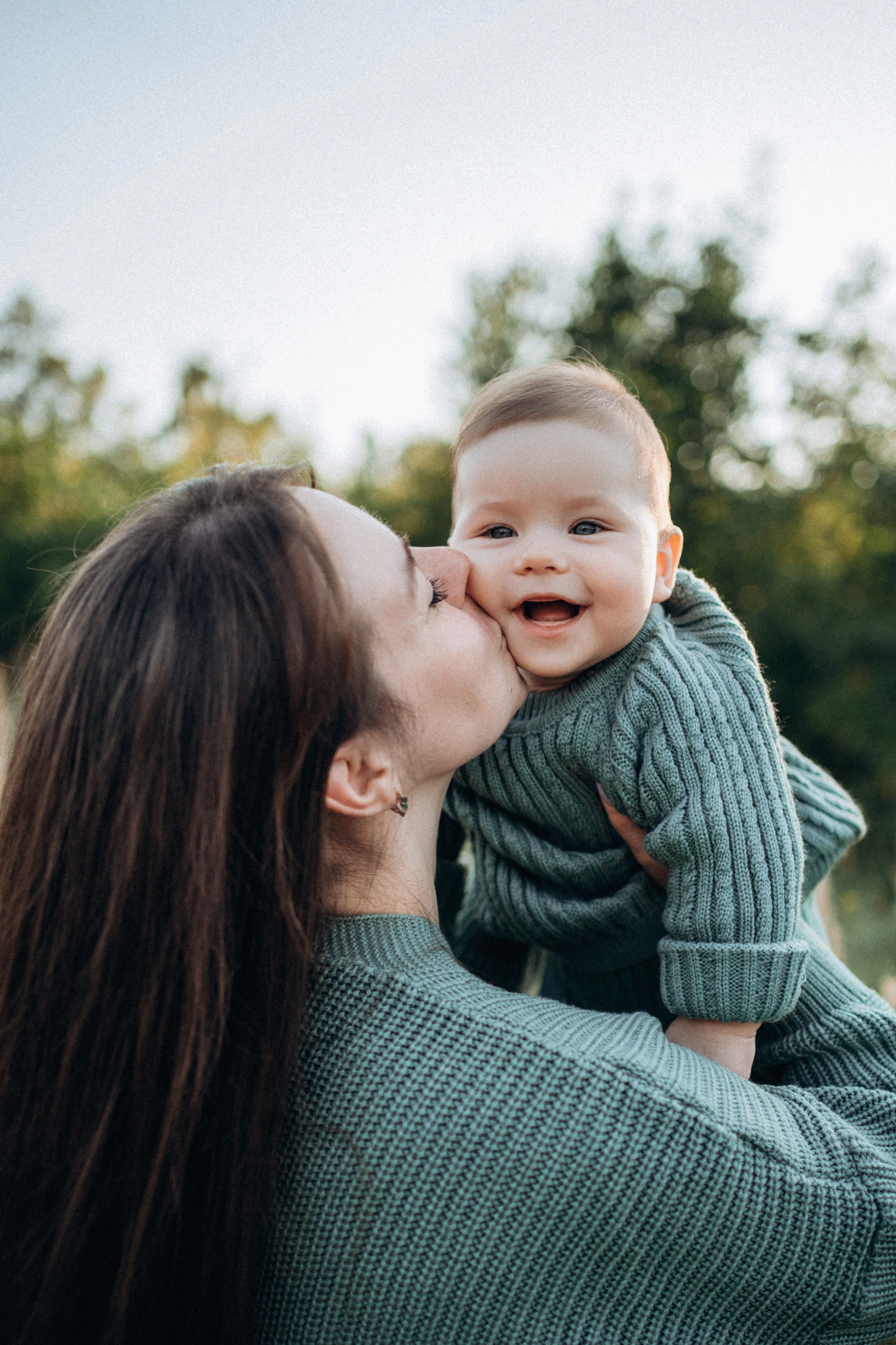 Прогулка в поле. Фотограф новорожденных и малышей до года в Москве Анастасия Соколова
