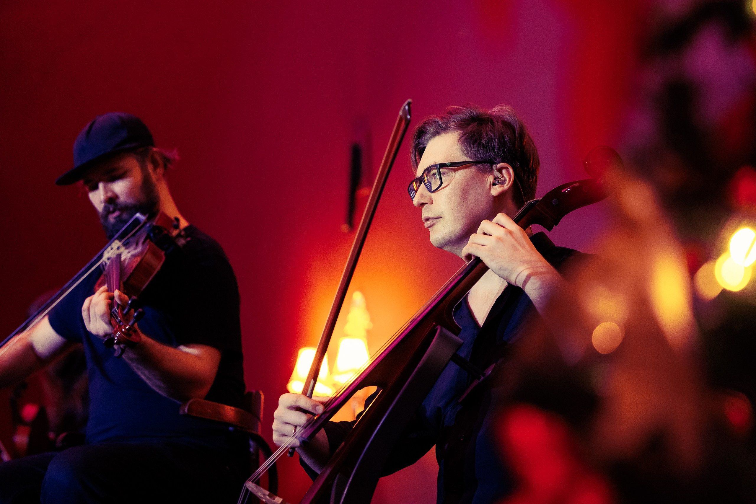 Концерт ATOMIC CELLOS в пространстве FREEDOM. Фотограф в Санкт-Петербурге — Сергей Петров