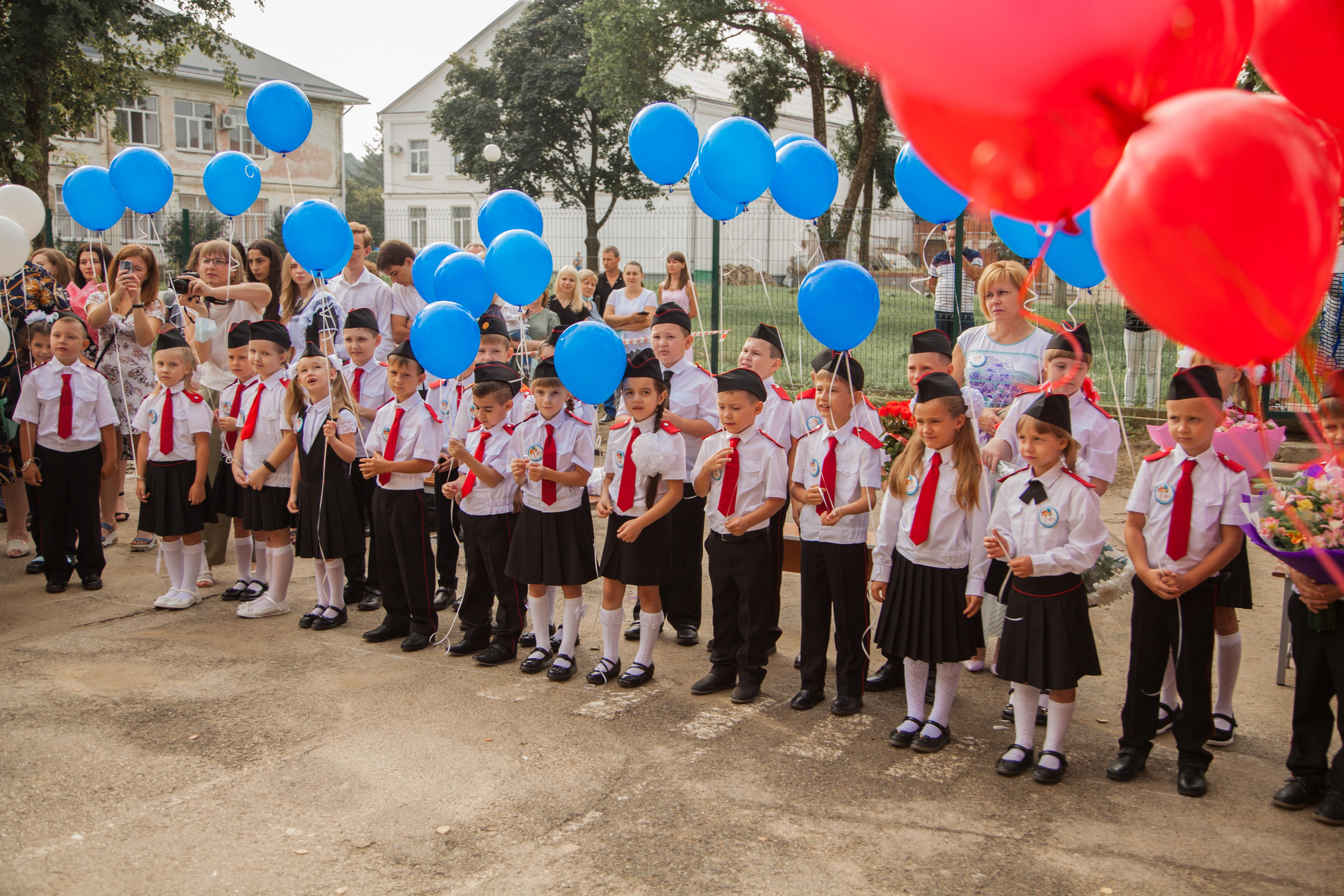 Линейка 1 сентября. Свадебный и семейный фотограф в Армавире