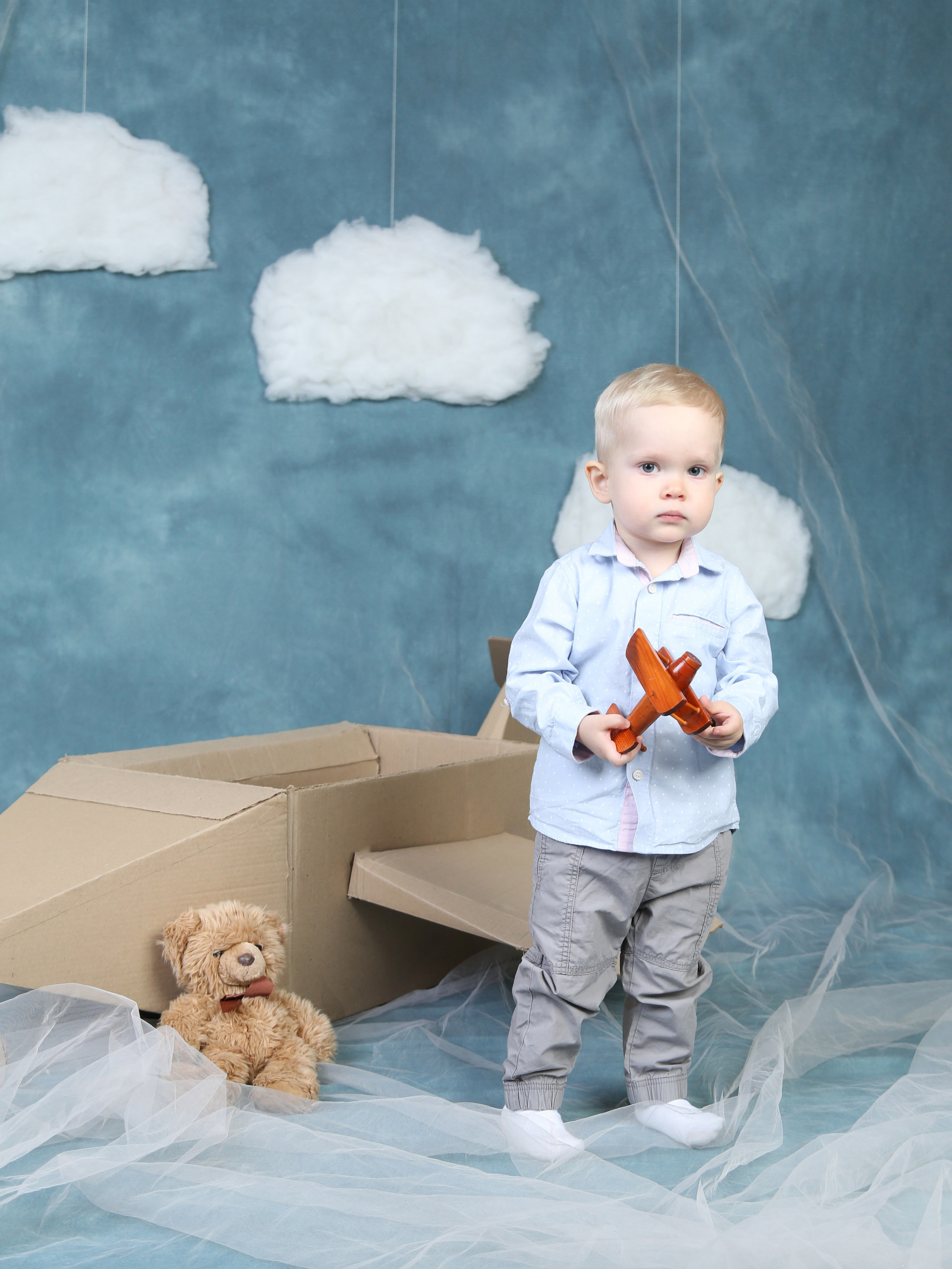 Общее фото в детском саду с выездным реквизитом в Тюмени. Выпускные альбомы в Тюмени для школ, садов, вузов спортивных секций