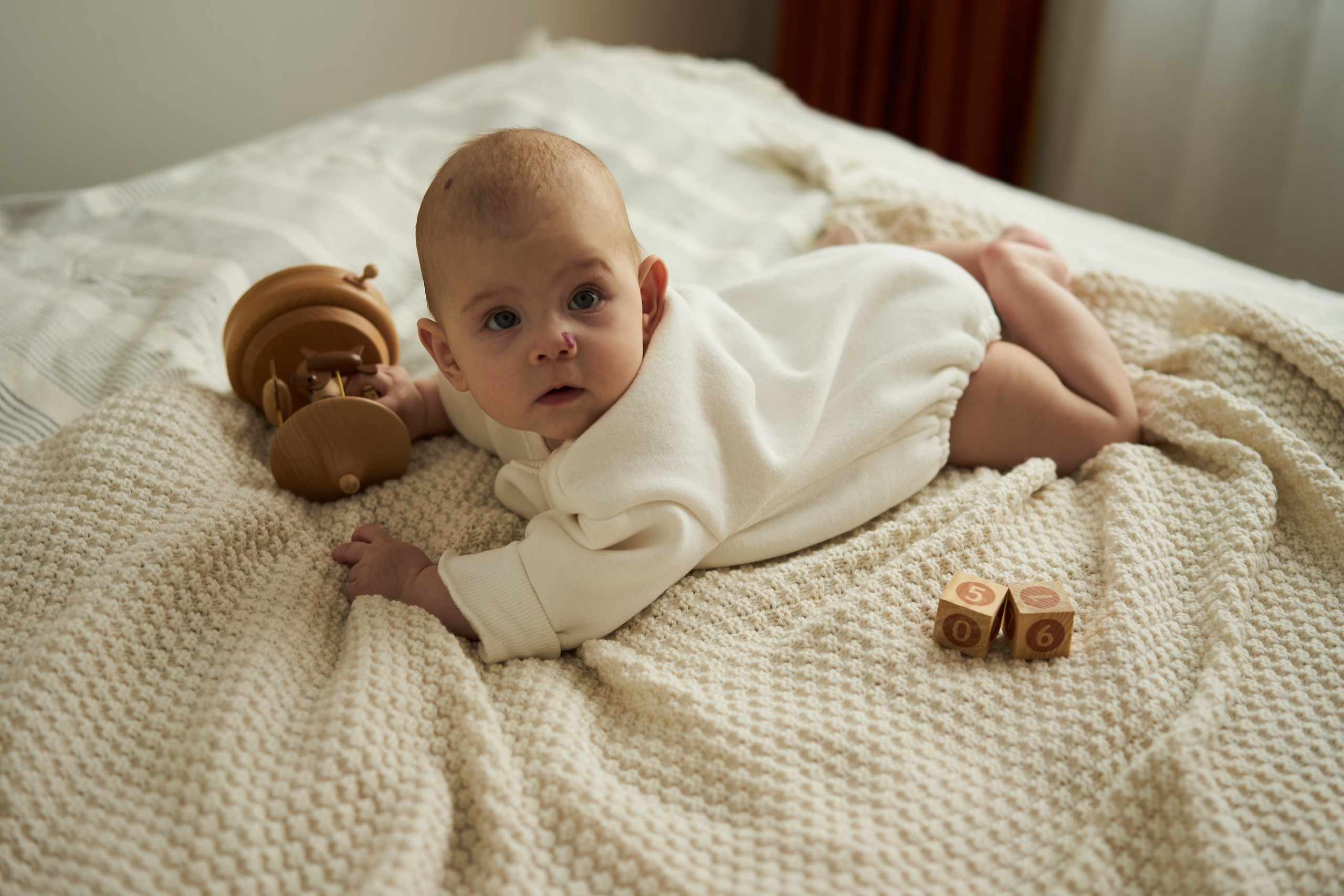 Семейная фотосессия дома. Фотограф Екатеринбург Кокшарова Александра