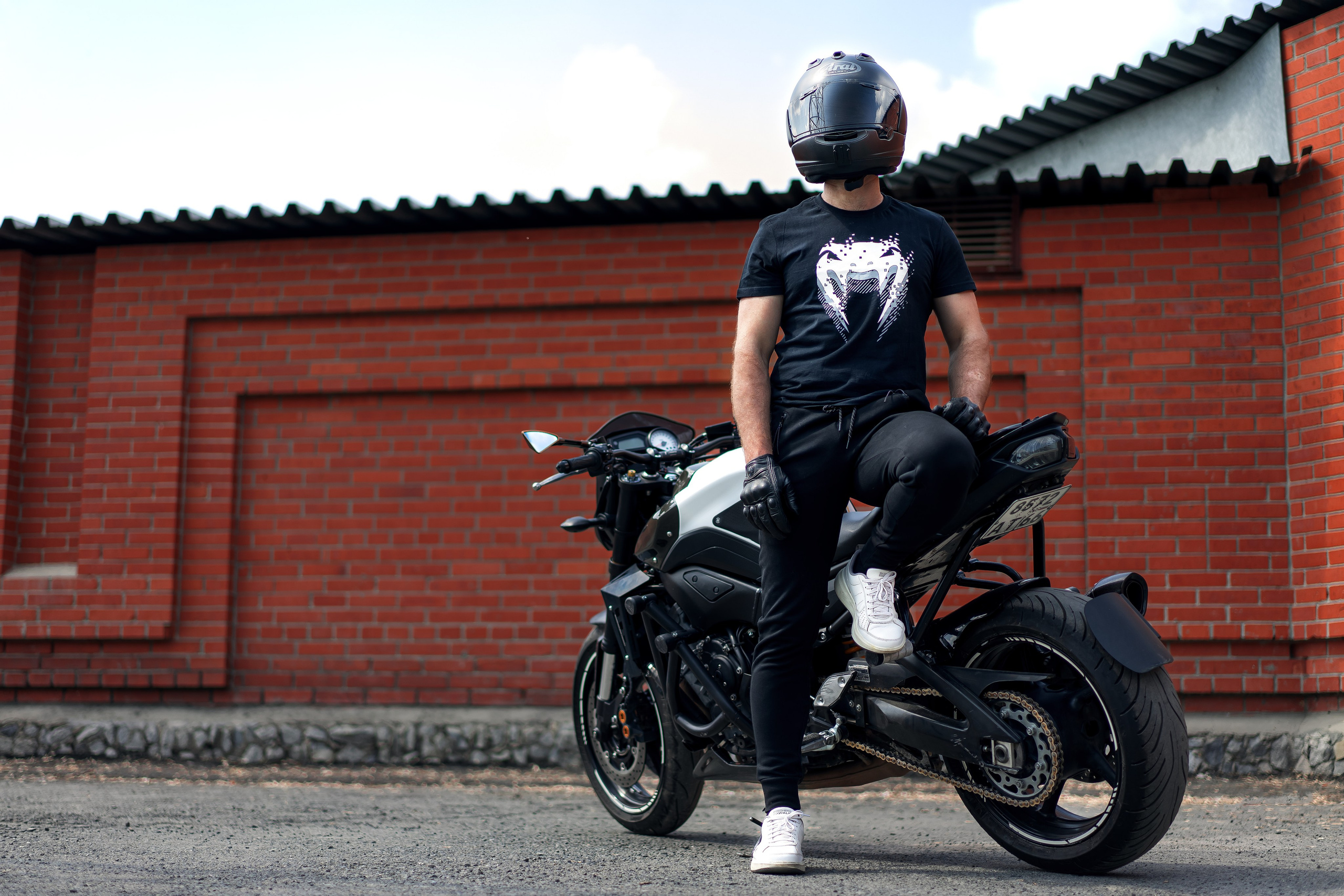 Мужская фотосессия на мотоцикле. Фотограф Екатеринбург Кокшарова Александра