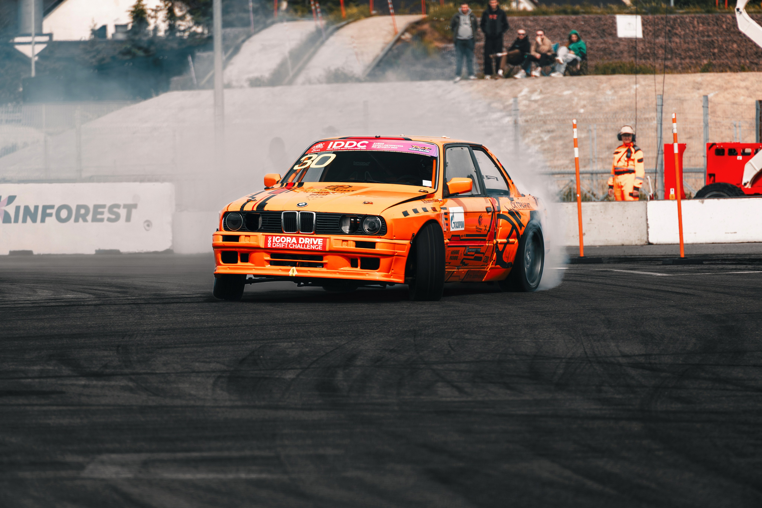 IDDC Этап 2: Бетонный Колизей и блогеры в деле